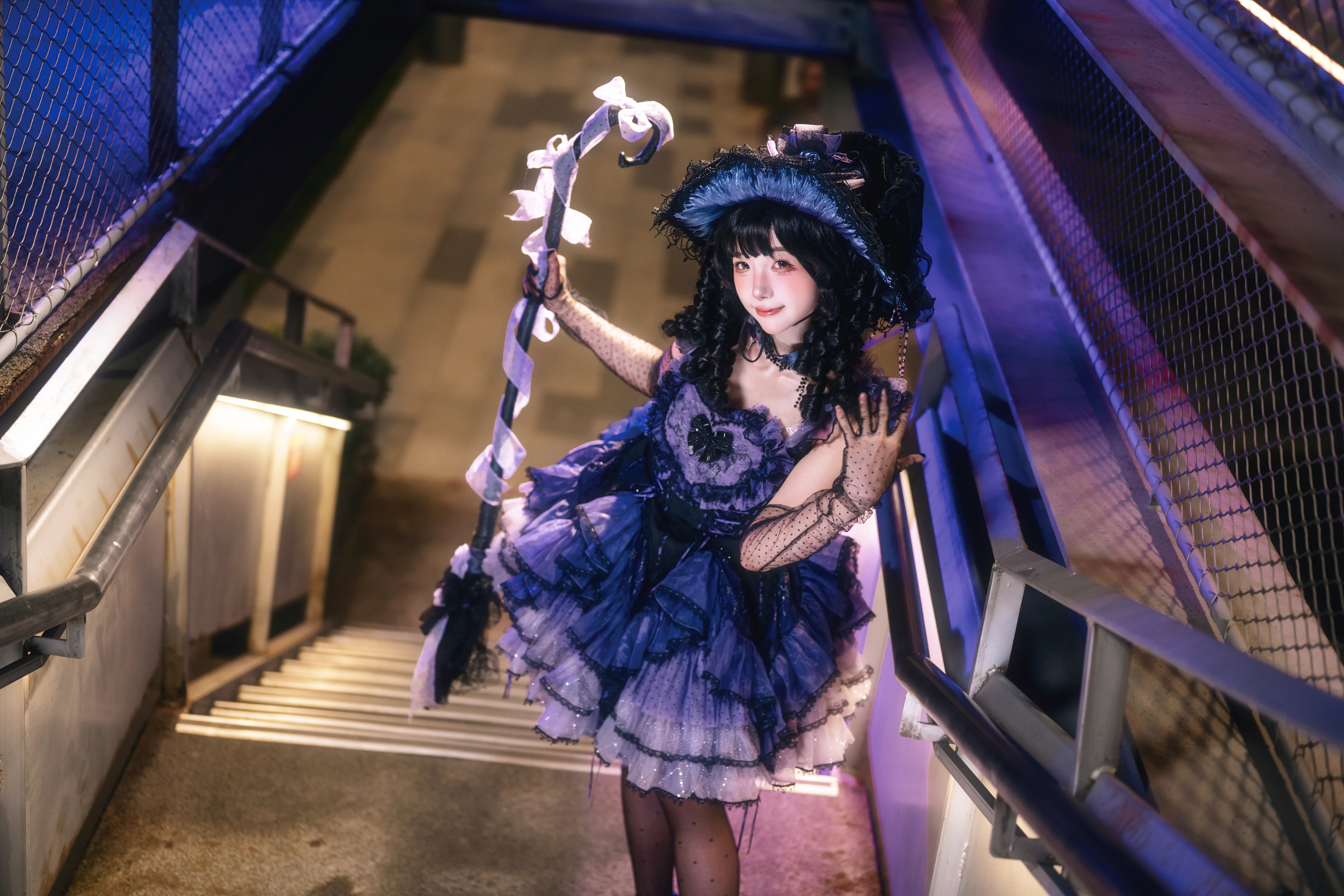 魔女の夜游，工业夜景下的摇滚甜心Lolita穿搭与姿势分享 - 第 10 张