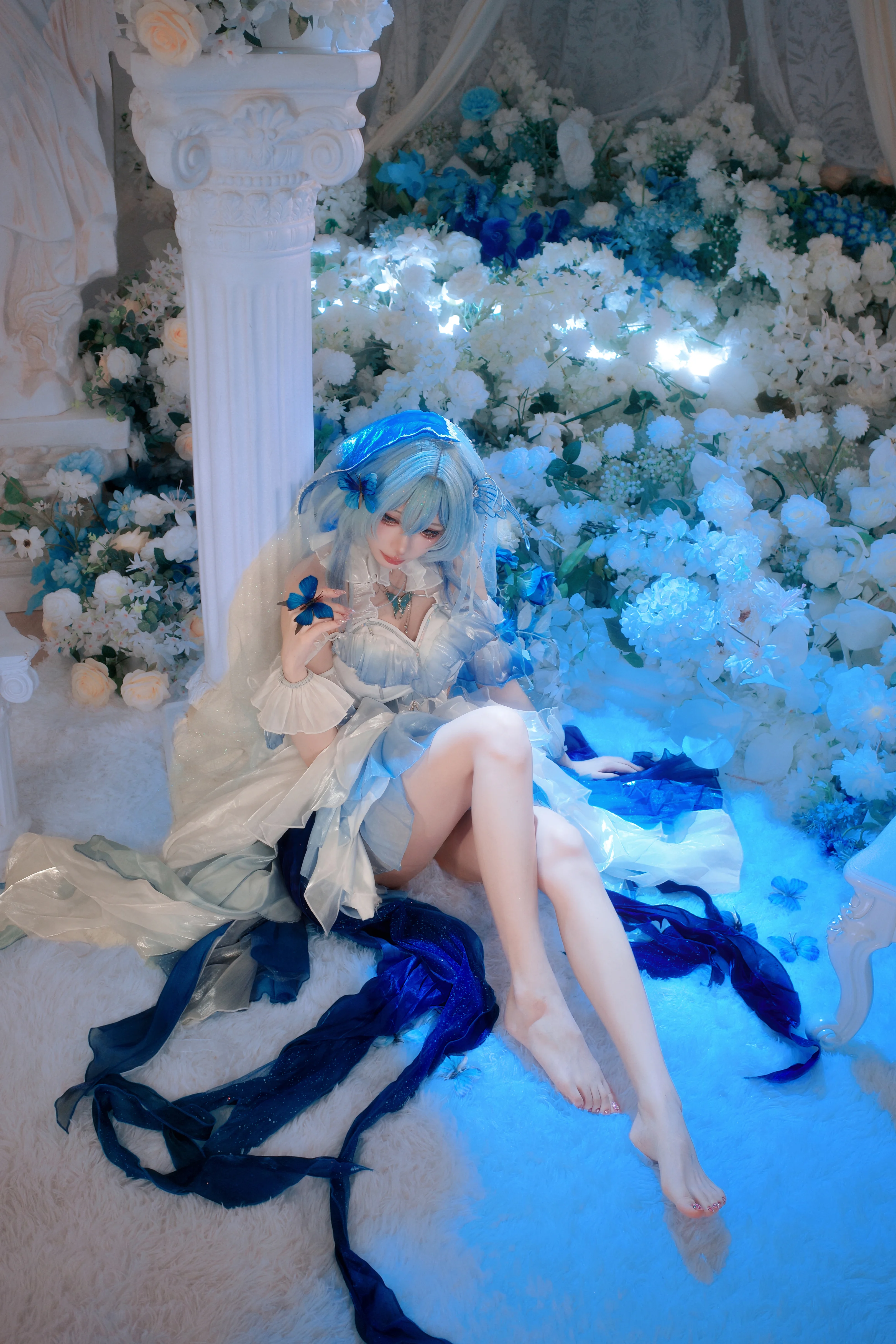 【守岸人cos】蓝白轻纱与花海，棚拍这套造型的质感细节 - 第 4 张