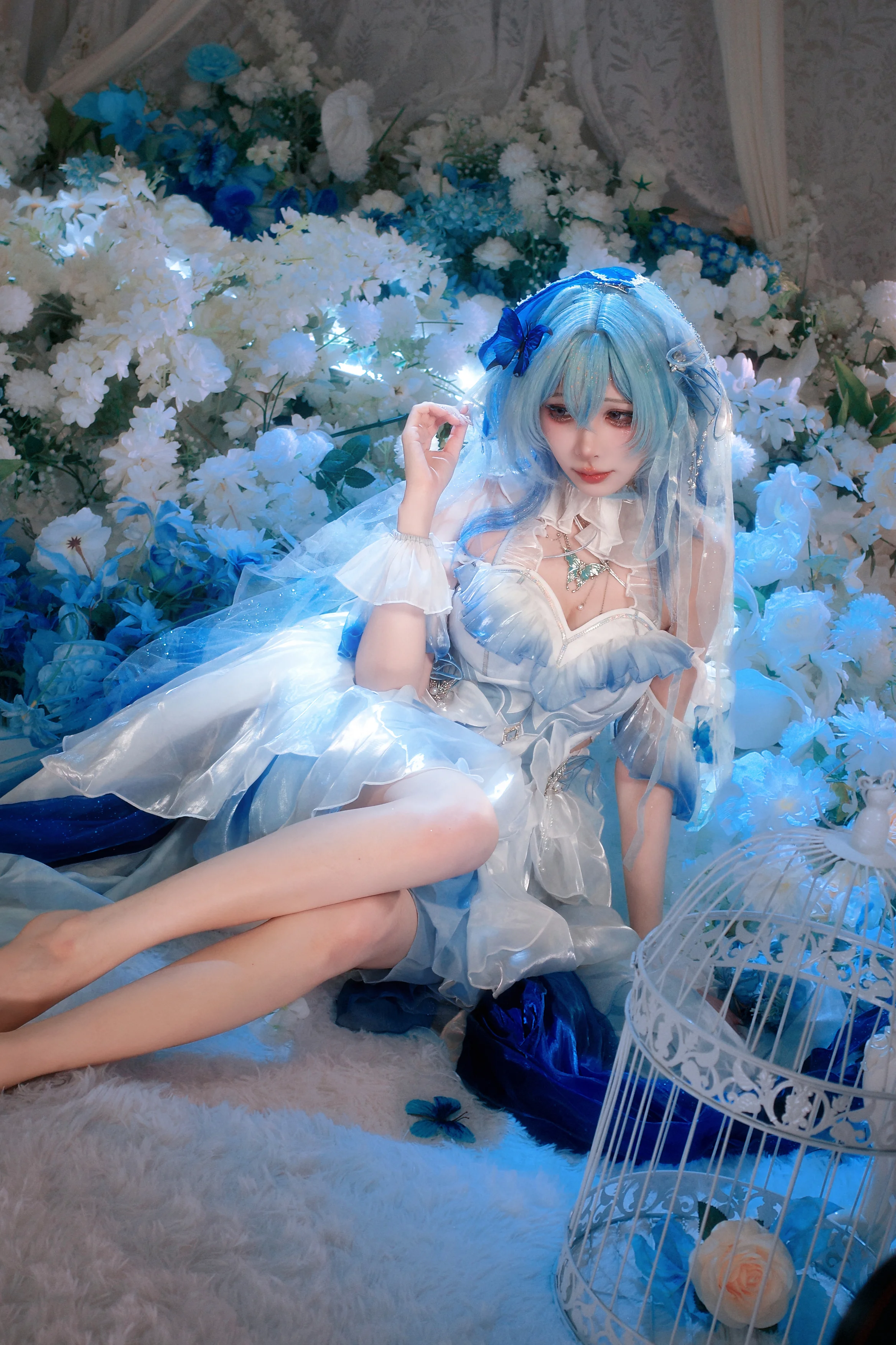 【守岸人cos】蓝白轻纱与花海，棚拍这套造型的质感细节 - 第 6 张