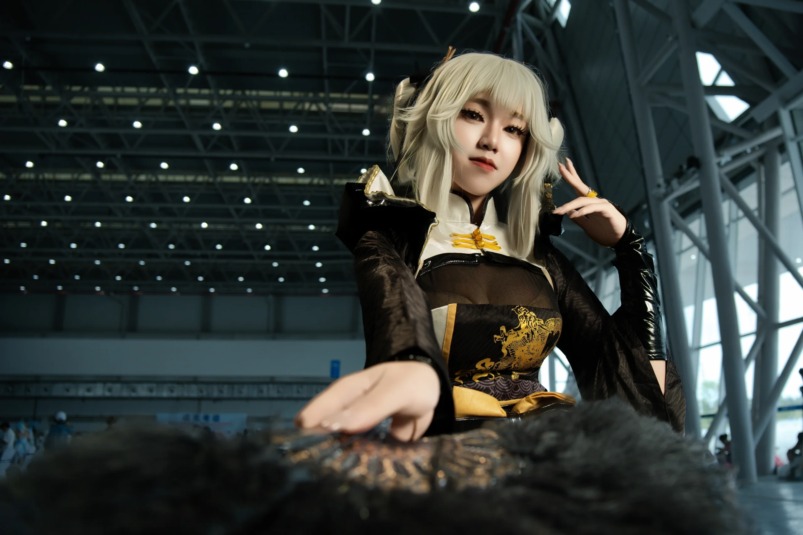 【布兰儿cos】Nikke胜利女神，今日份黑金优雅 - 第 2 张
