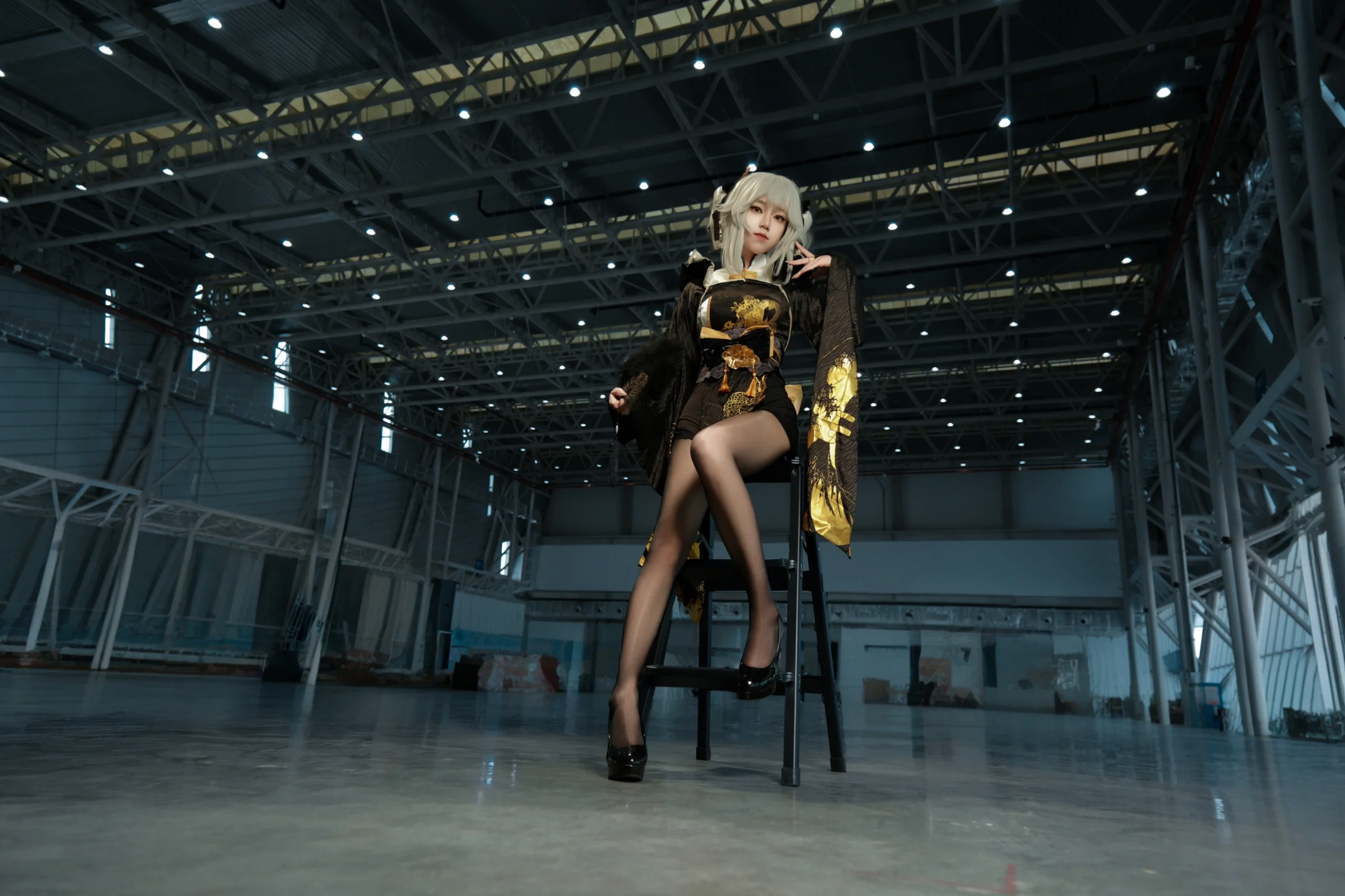 【布兰儿cos】Nikke胜利女神，今日份黑金优雅 - 第 5 张