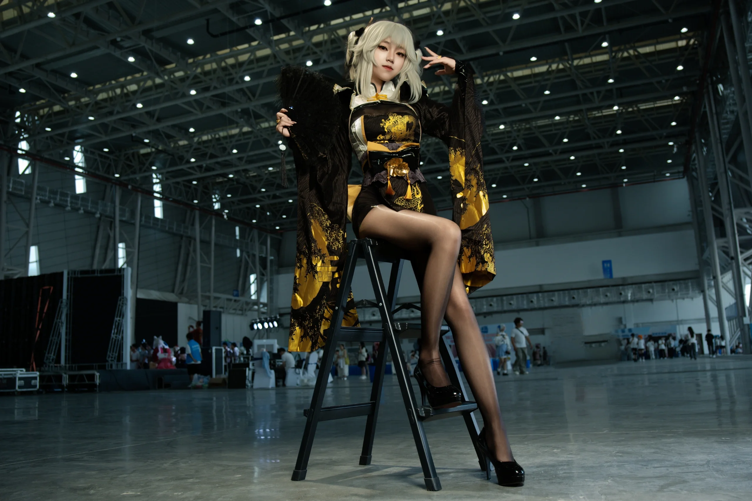 【布兰儿cos】Nikke胜利女神，今日份黑金优雅 - 第 8 张