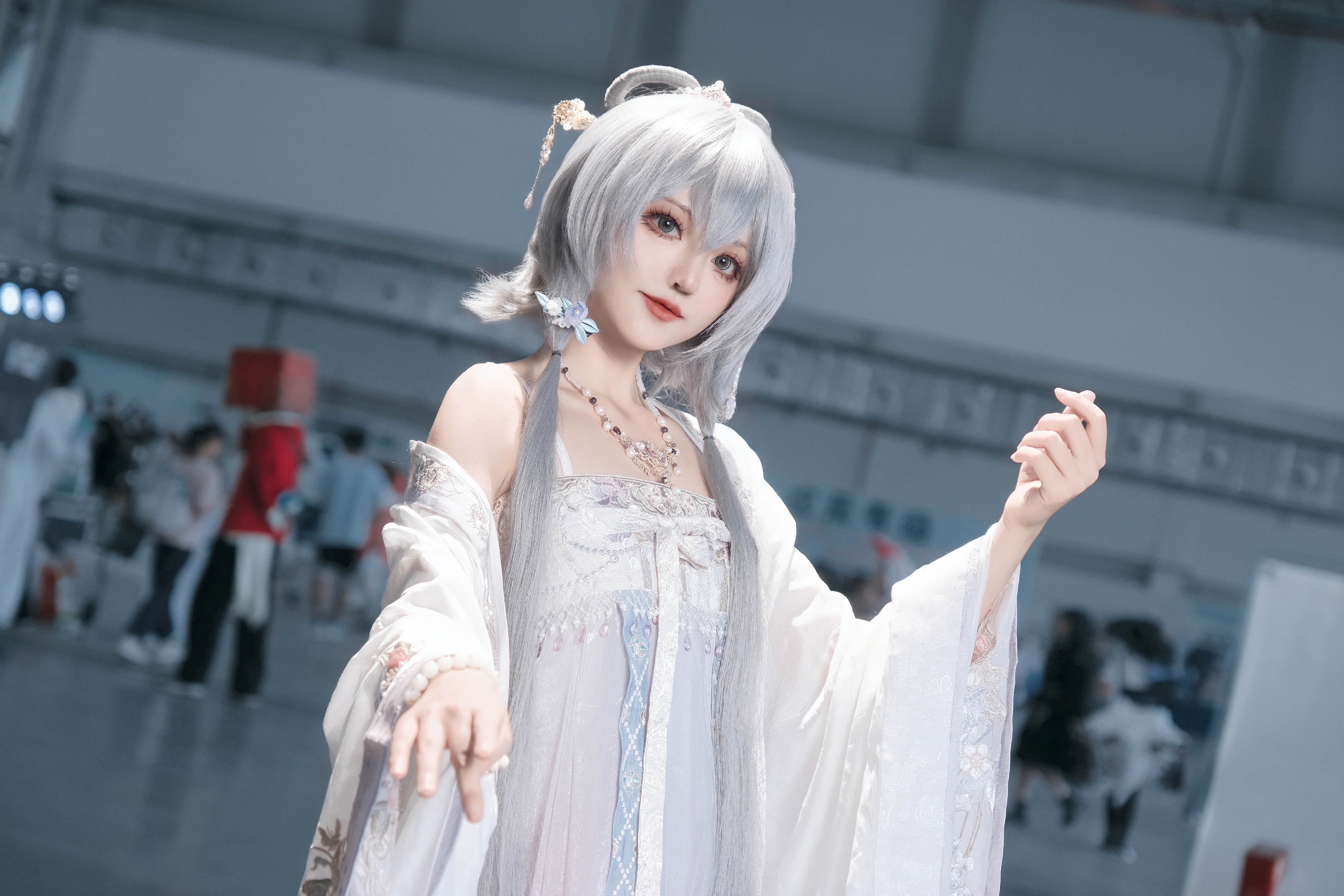 【洛天依cos】霜雪千年漫展场照分享，清冷温柔的古风造型 - 第 3 张