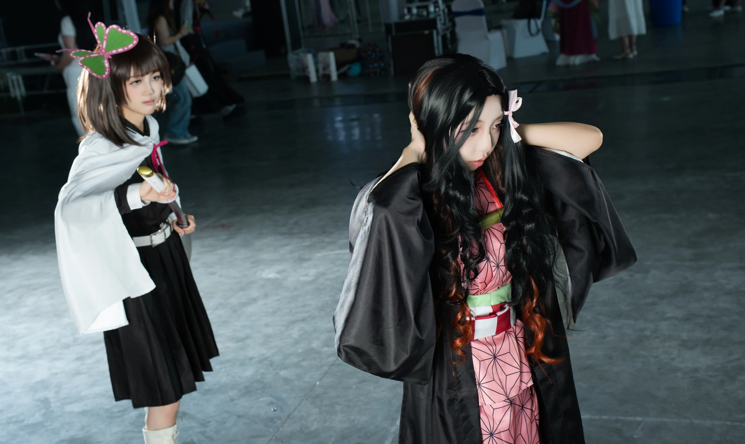 【香奈乎cos】鬼灭之刃，展馆里的蝴蝶头饰与日轮刀 - 第 3 张