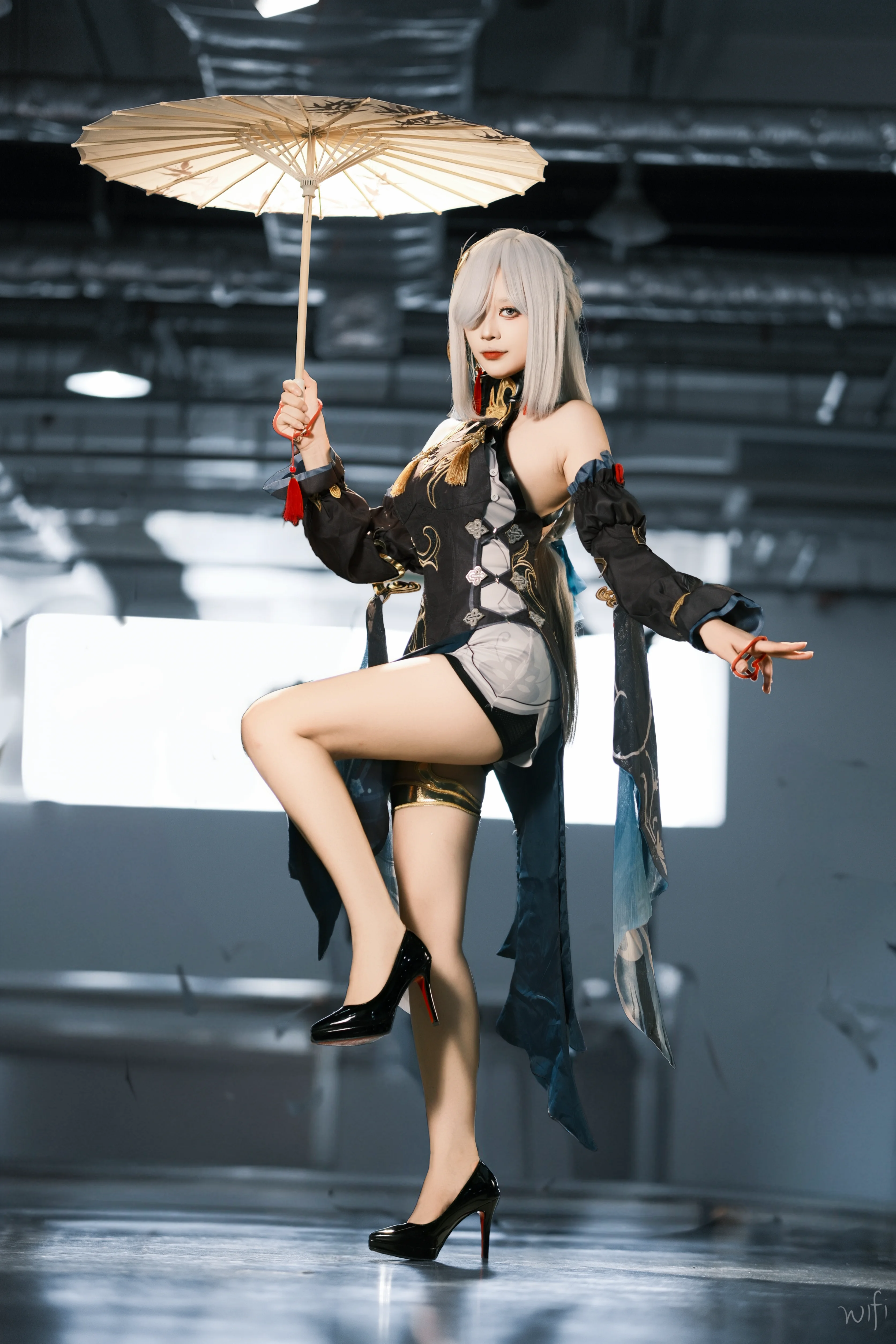 【申鹤cos】原神申鹤的棚拍侧记：撑伞静候光影