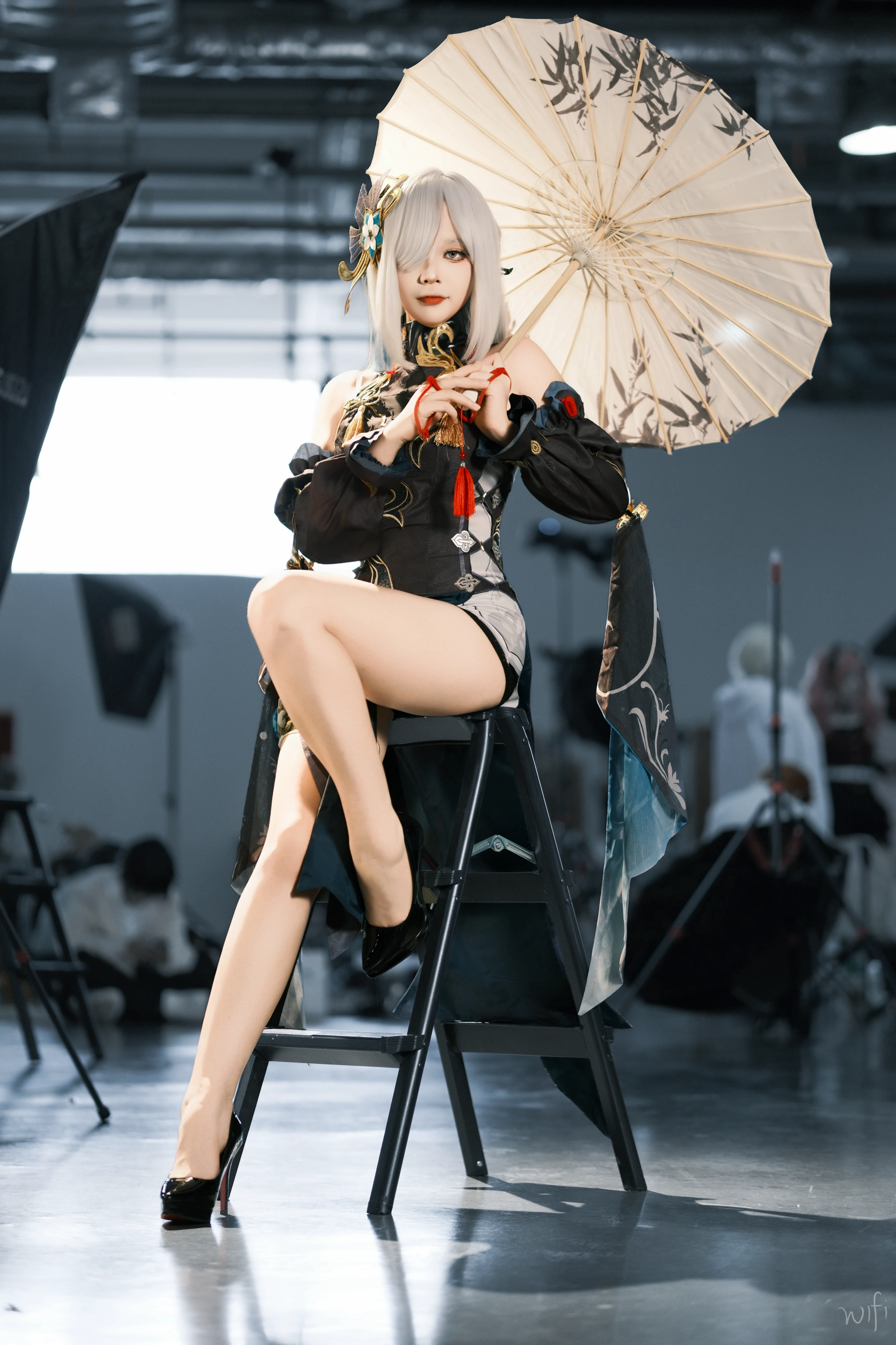 【申鹤cos】原神申鹤的棚拍侧记：撑伞静候光影 - 第 4 张