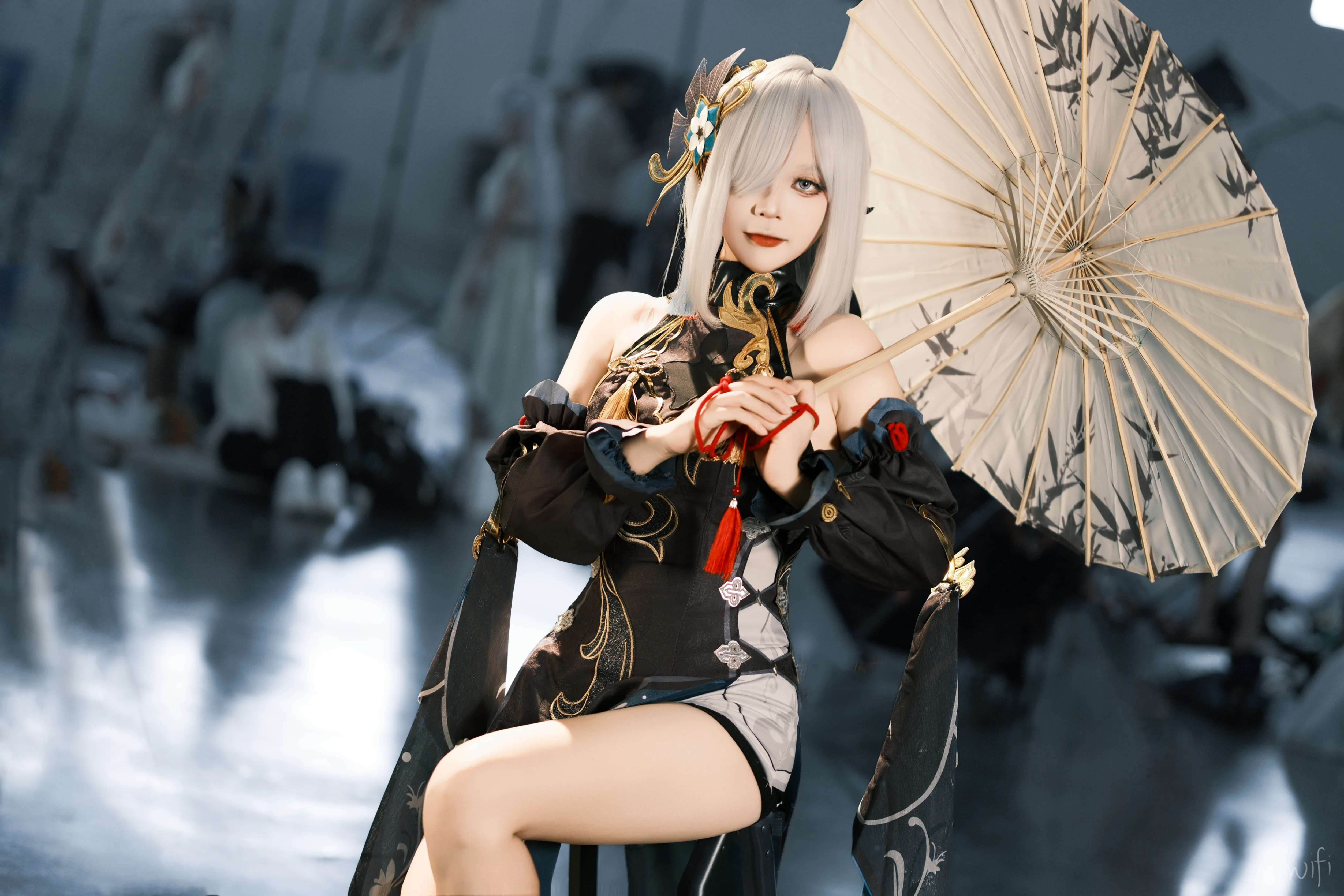 【申鹤cos】原神申鹤的棚拍侧记：撑伞静候光影 - 第 6 张