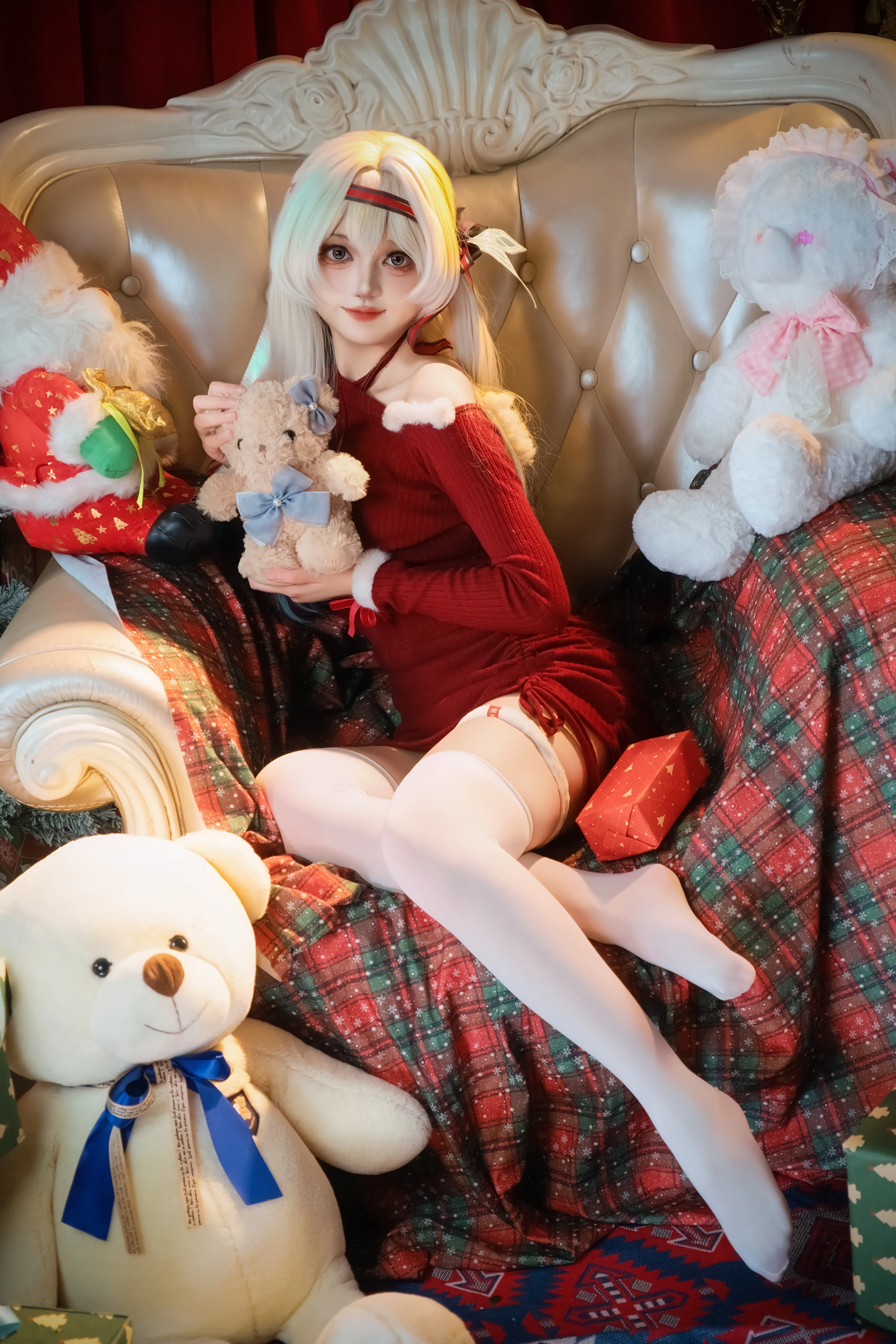 【ホタル コスプレ】『崩壊：スターレイル』、冬の暖光に包まれるクリスマス風ホームウェア - 1 枚目