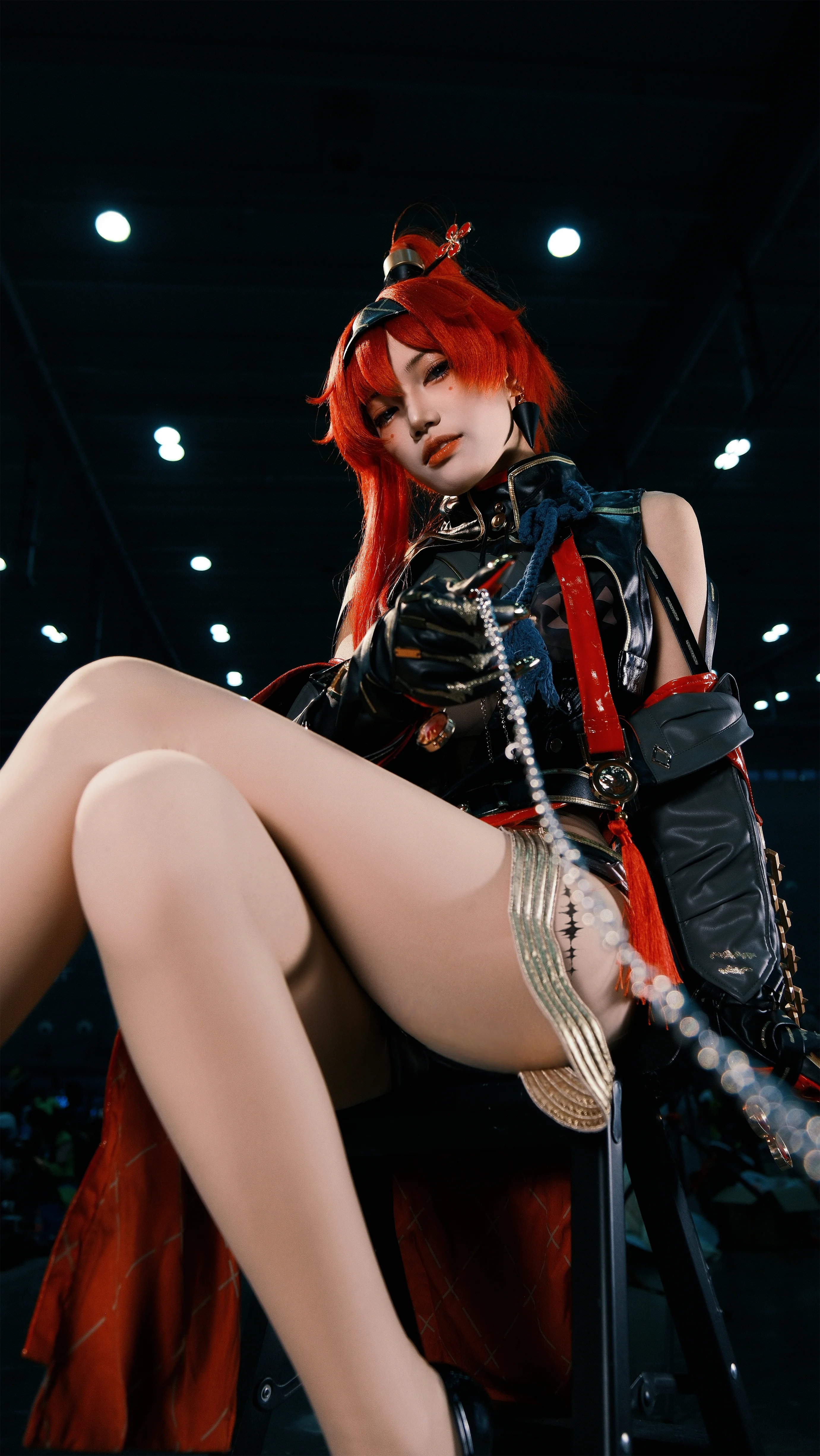 【吟霖cos】鸣潮漫展中的神秘红发女特务