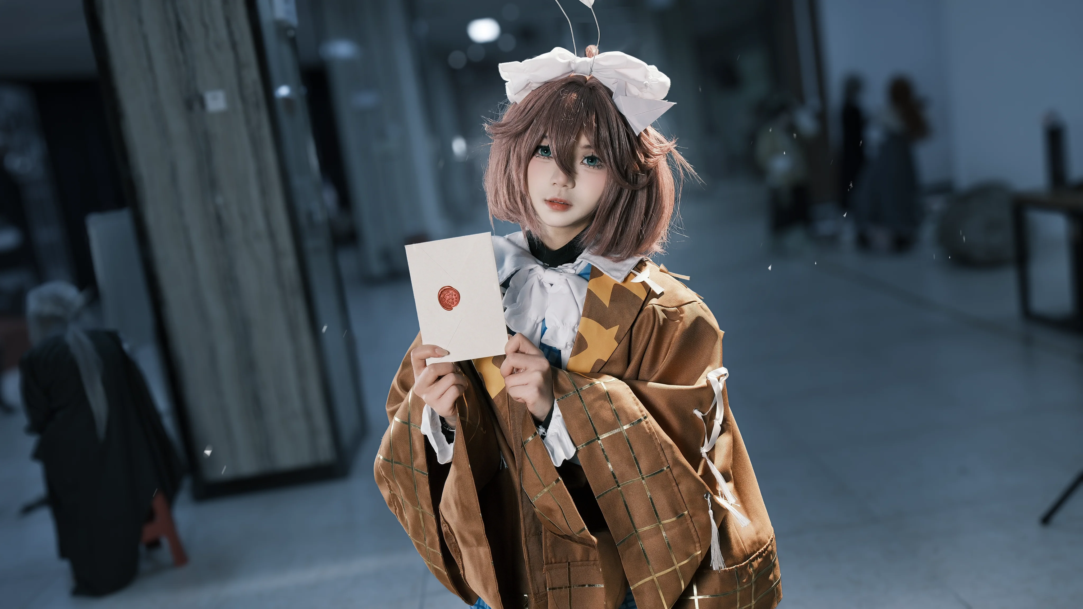 【パタパタペーパーコスプレ】『リバース:1999』、片足立ちが魅せる冬の躍動感 - 1 枚目