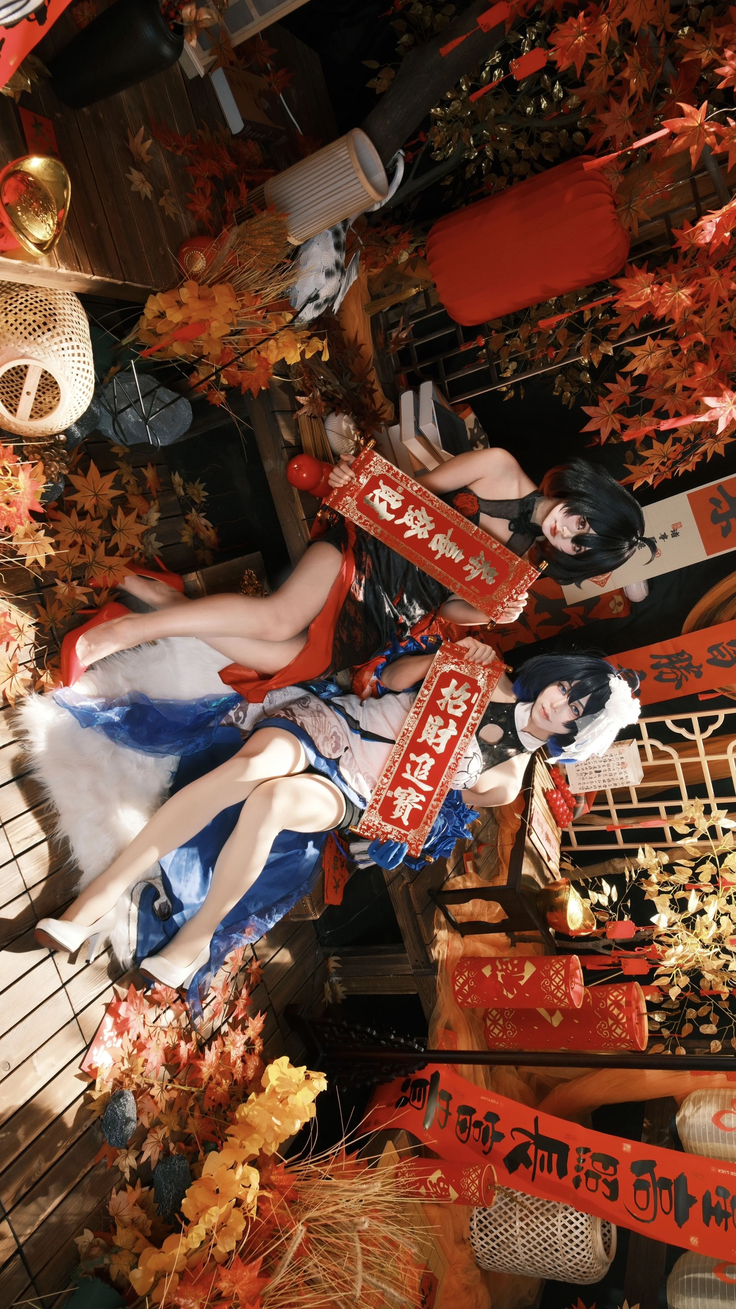 【希儿cos】崩坏3 白希与黑希的新年红枫国风同框 - 第 1 张