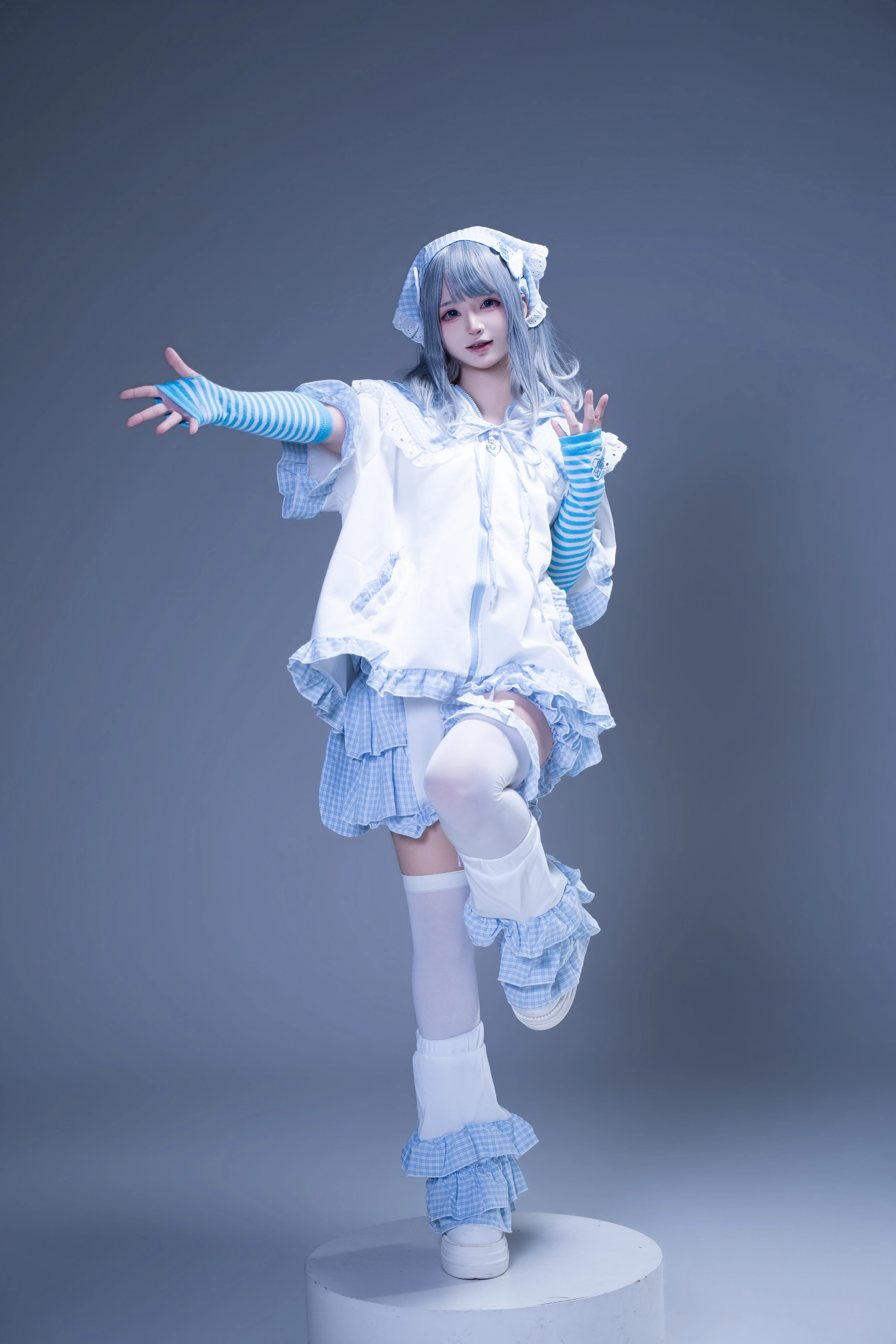 蓝白格纹荷叶边的夏日清凉风cos - 第 1 张