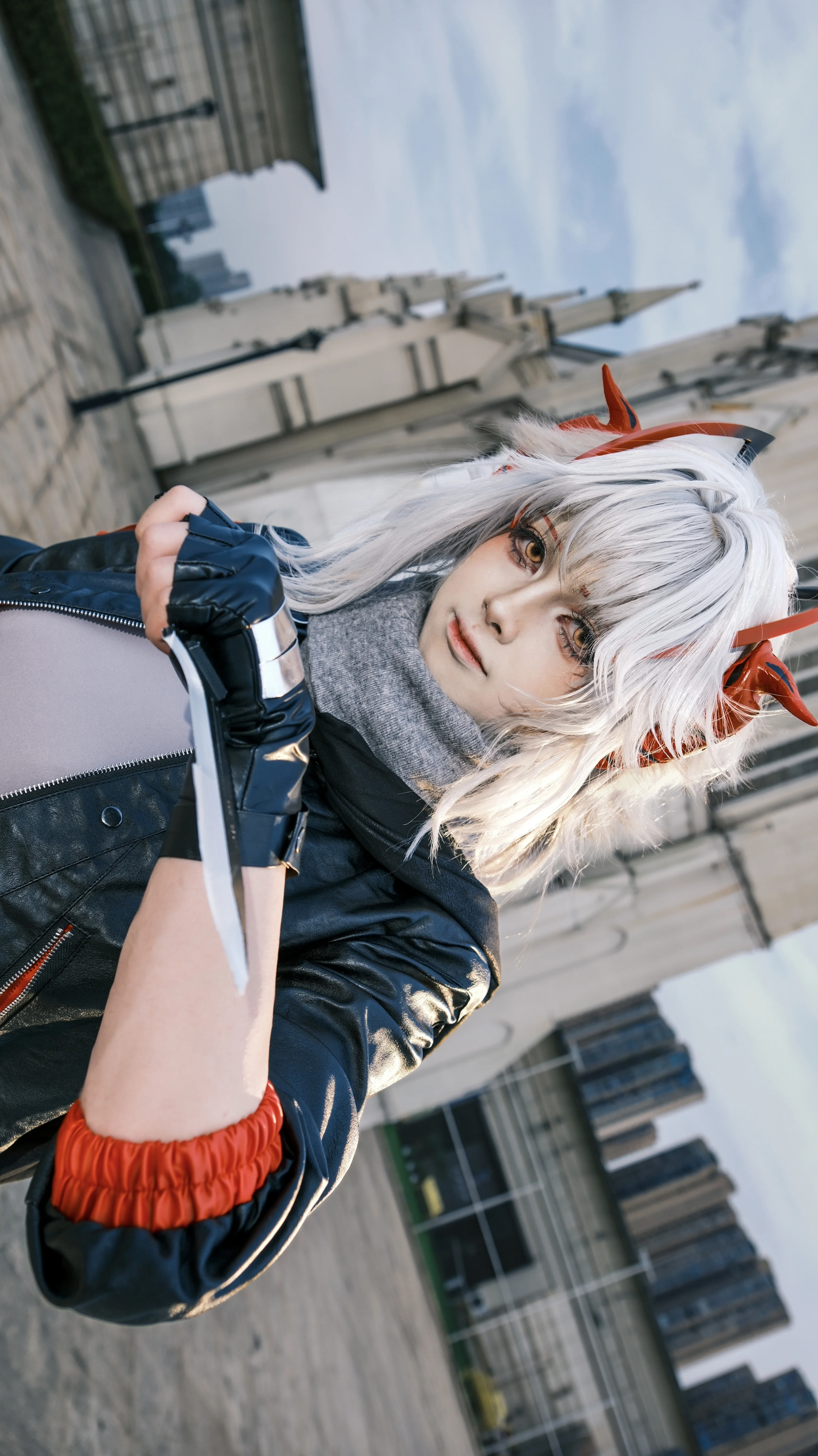 【W cos】明日方舟战术少女，教堂前的实战氛围 - 第 1 张