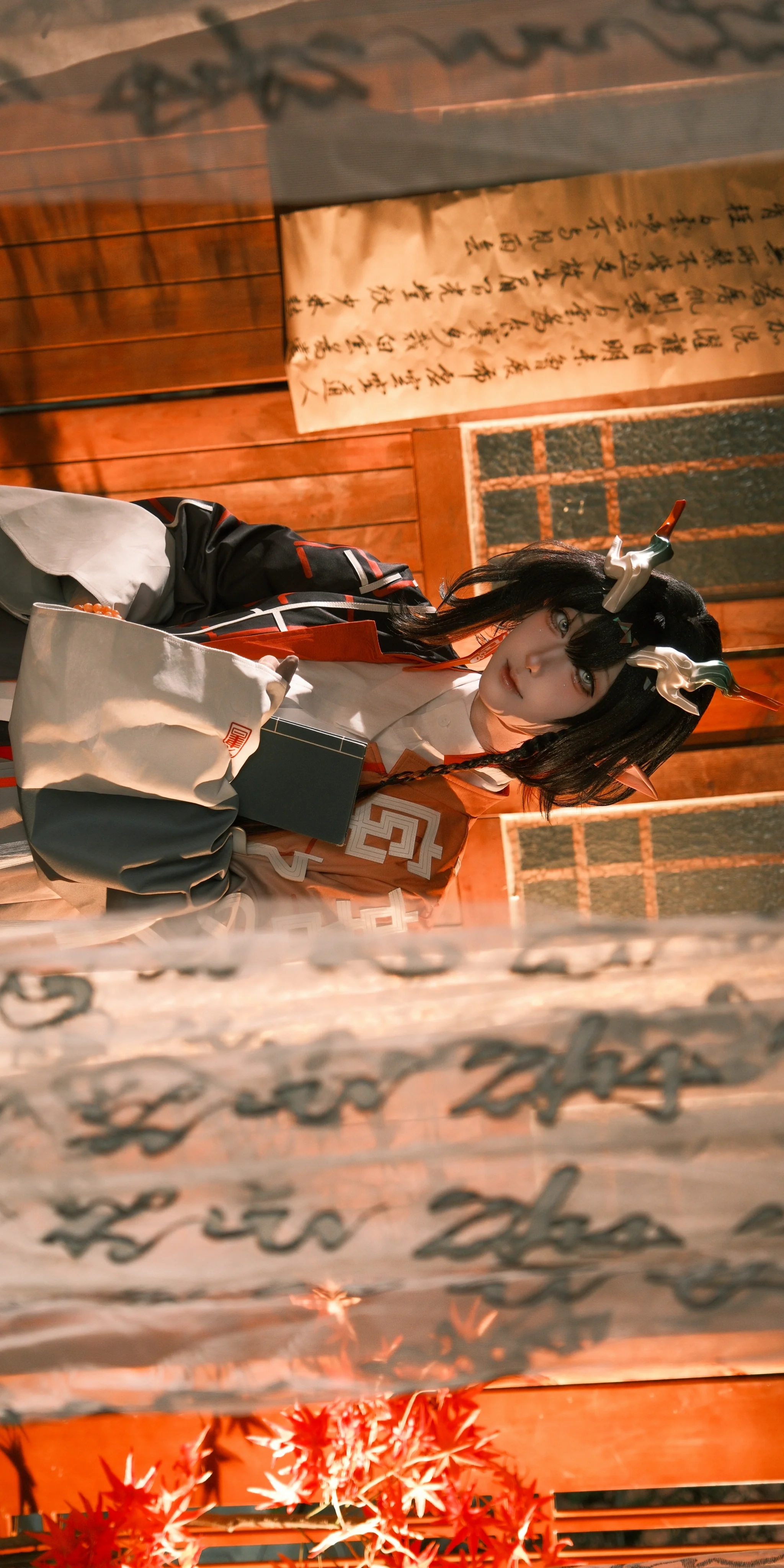 【颉cos】明日方舟 暖阳与书法交织的书房瞬间 - 第 2 张