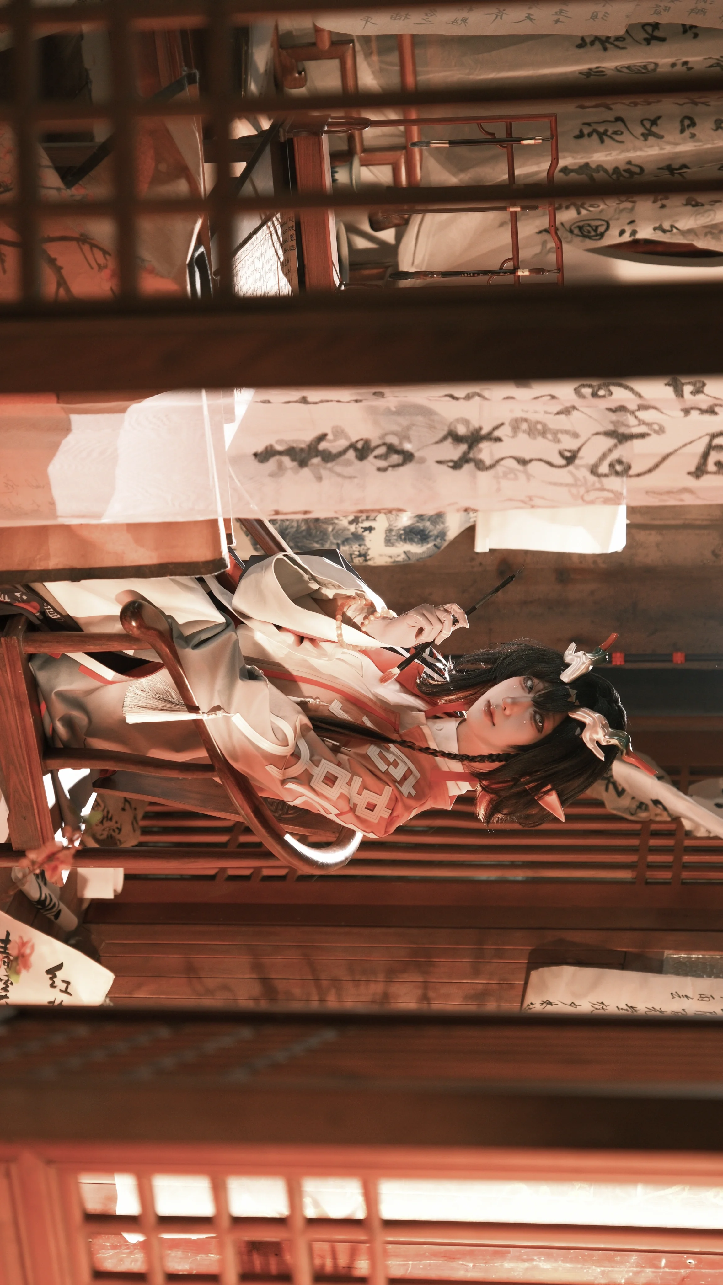 【颉cos】明日方舟 暖阳与书法交织的书房瞬间