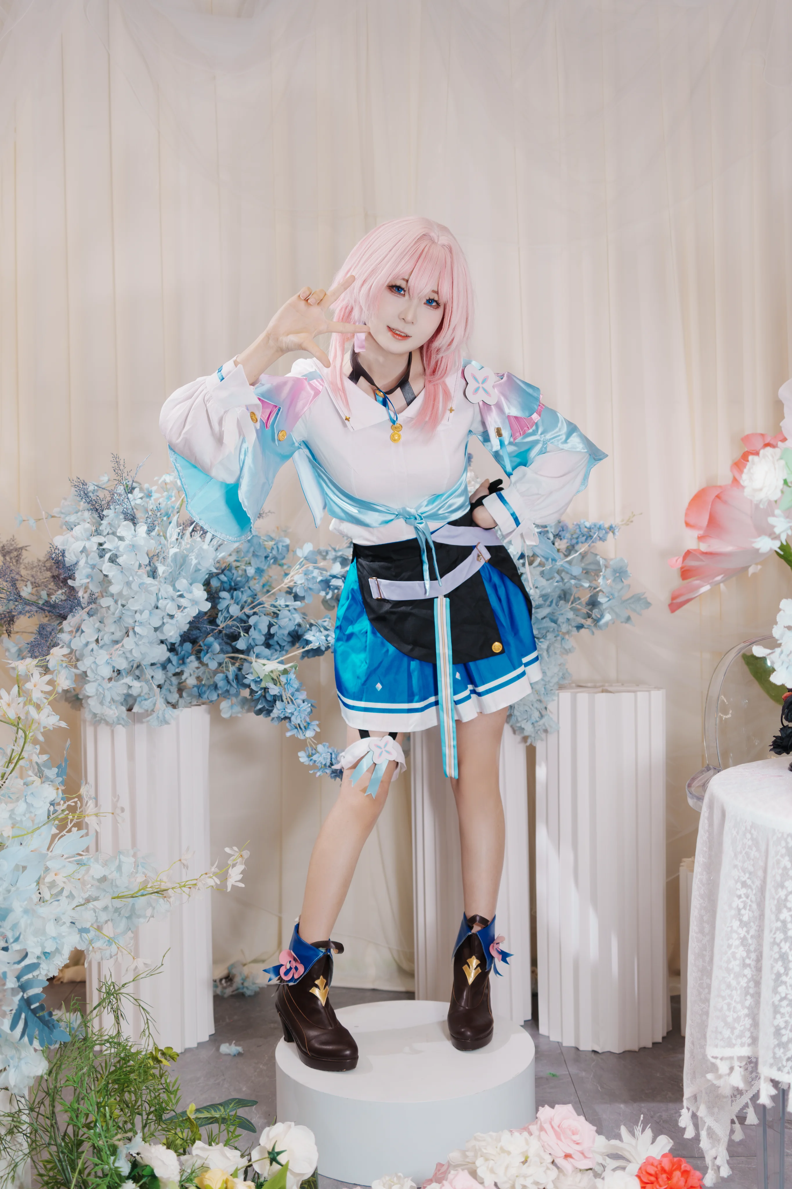 【三月七cos】崩坏星穹铁道里的少女感，被这组照片留住了 - 第 1 张