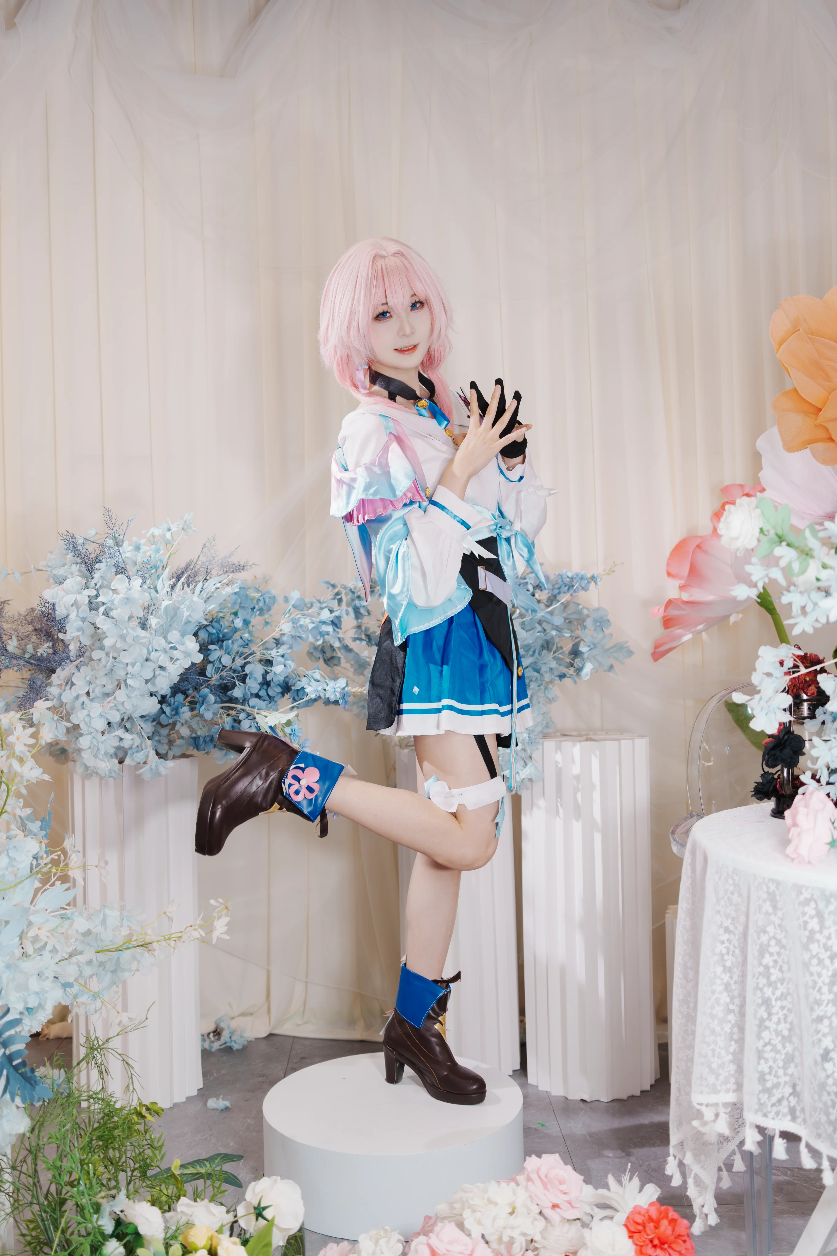 【三月七cos】崩坏星穹铁道里的少女感，被这组照片留住了