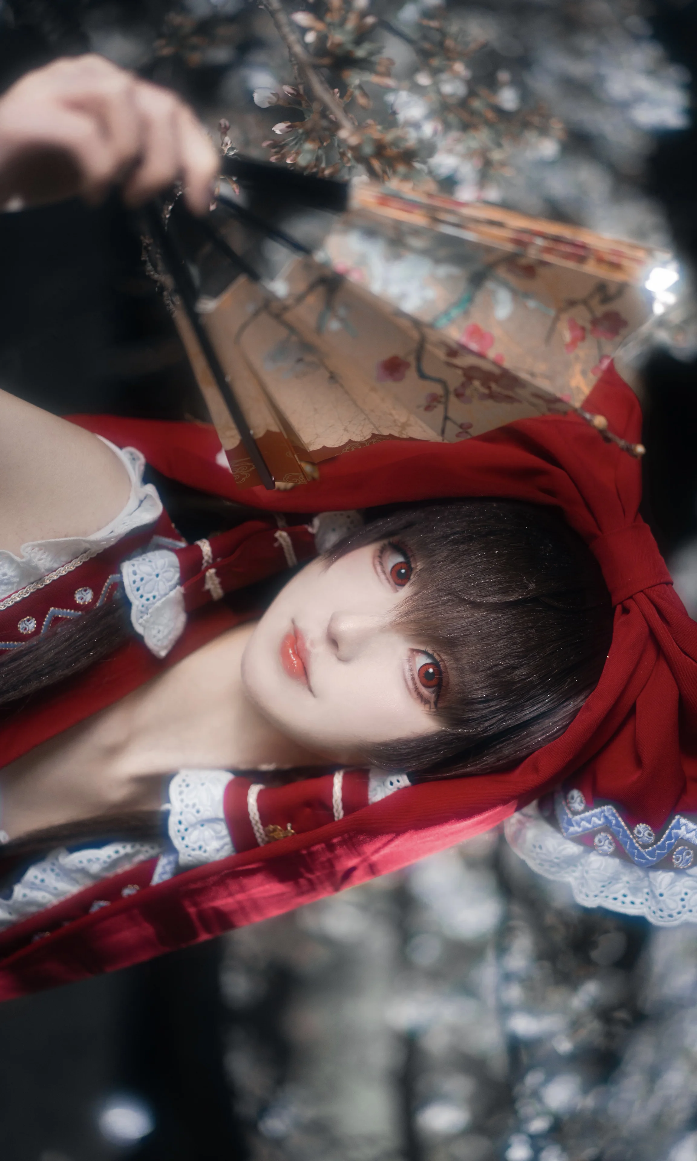 东方Project博丽灵梦cos，夜樱下的红白巫女祈愿