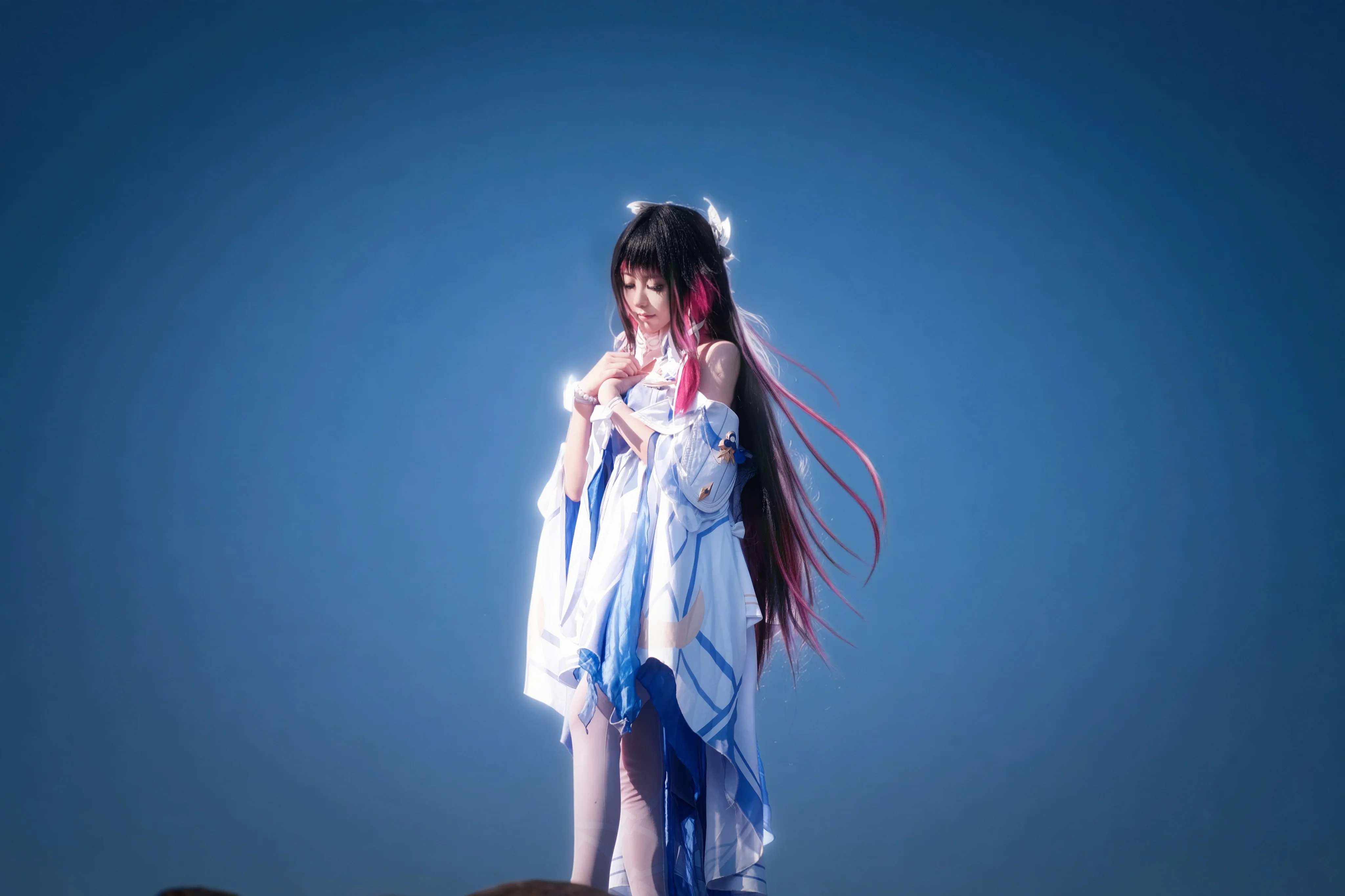 【哥伦比娅cos】清冷溪流间的少女，纯净与神秘同在 - 第 3 张