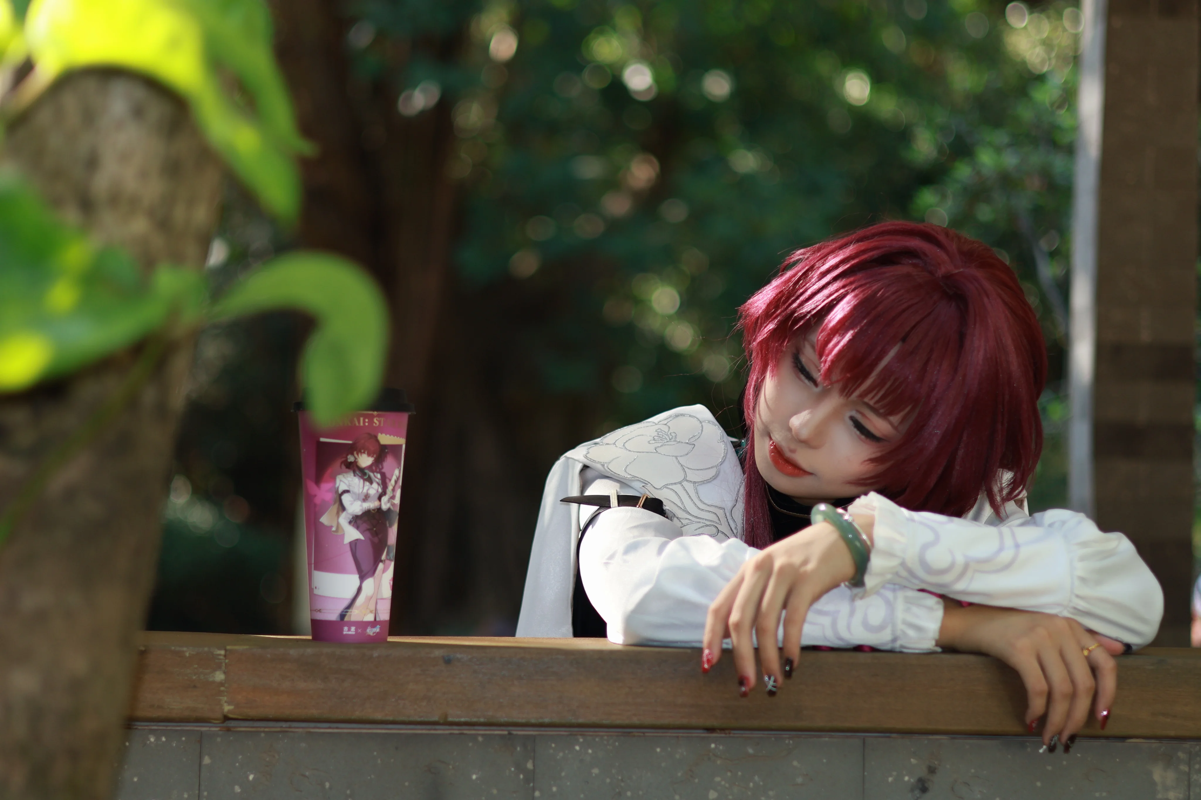 [Kafka Cosplay] Ancient Style On-Location Photography at the Garden Expo Park Blends with a Collaboration Cup to Create a Lazy Vibe - Image 4