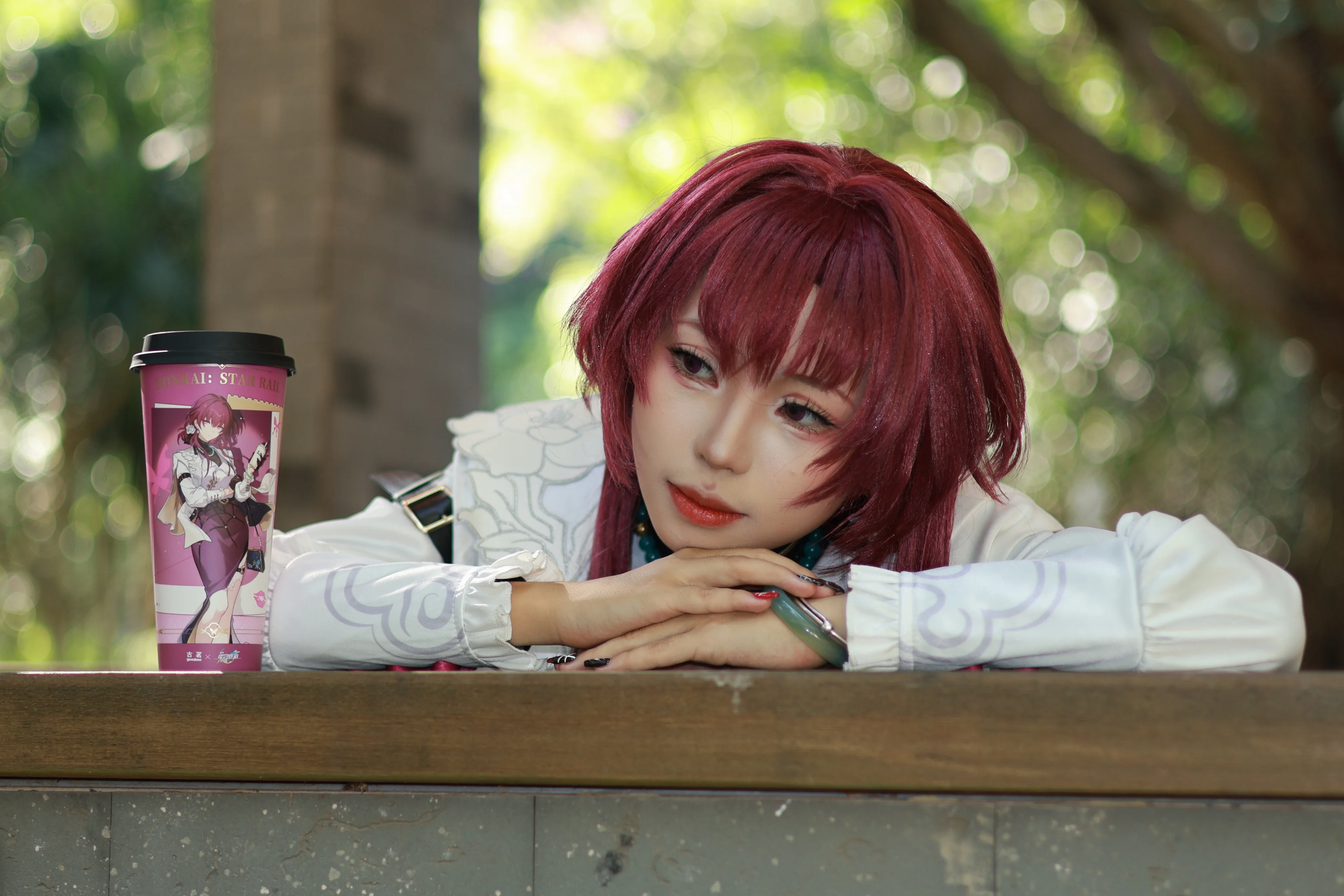 [Kafka Cosplay] Ancient Style On-Location Photography at the Garden Expo Park Blends with a Collaboration Cup to Create a Lazy Vibe - Image 5
