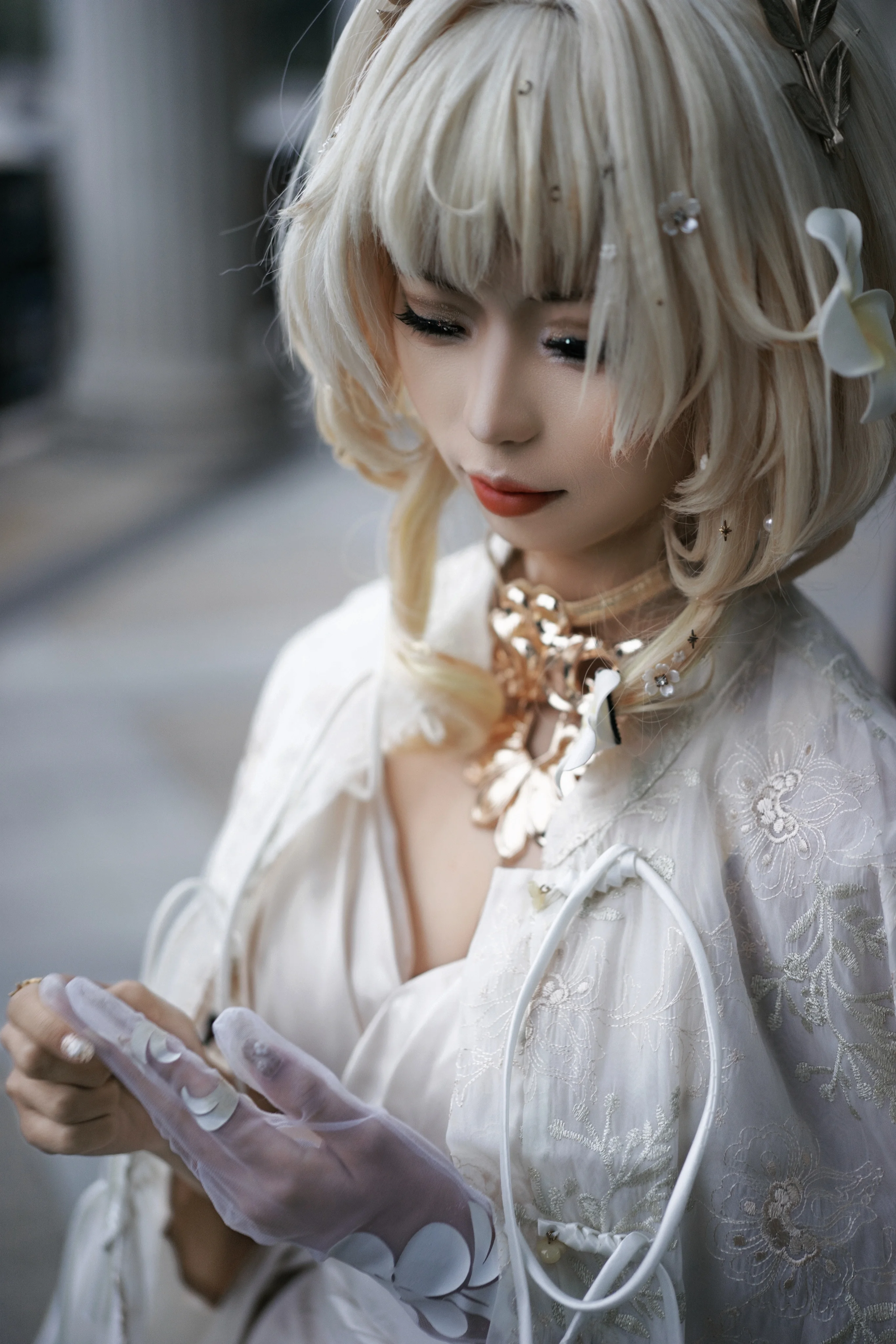 【阿格莱雅cos】白金色汉服与欧式长廊的光影邂逅