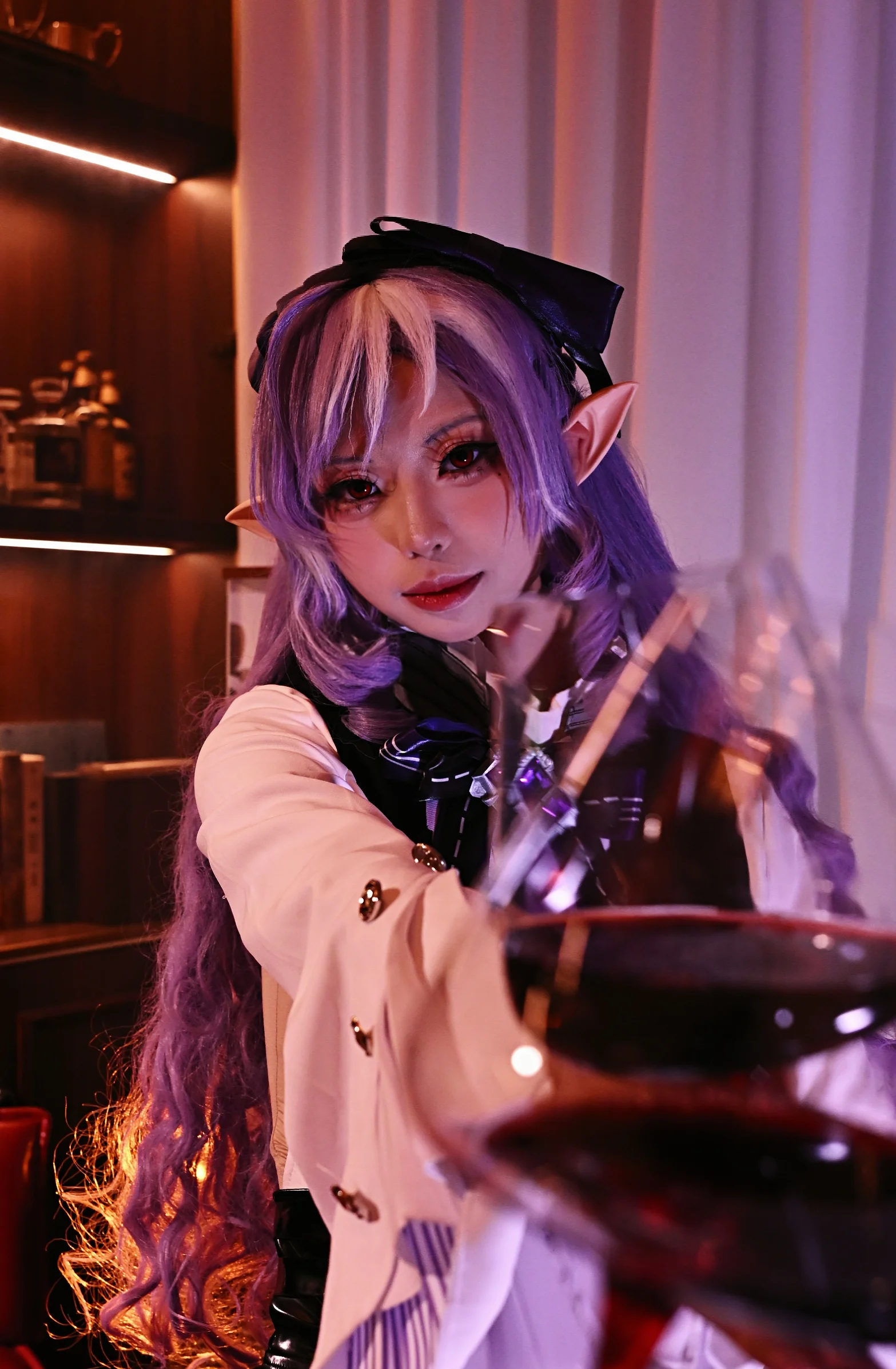 【ビビアン コスプレ】ゼンレスゾーンゼロのビストロバーテンダー、紫の夜幕下の誘い - 3 枚目