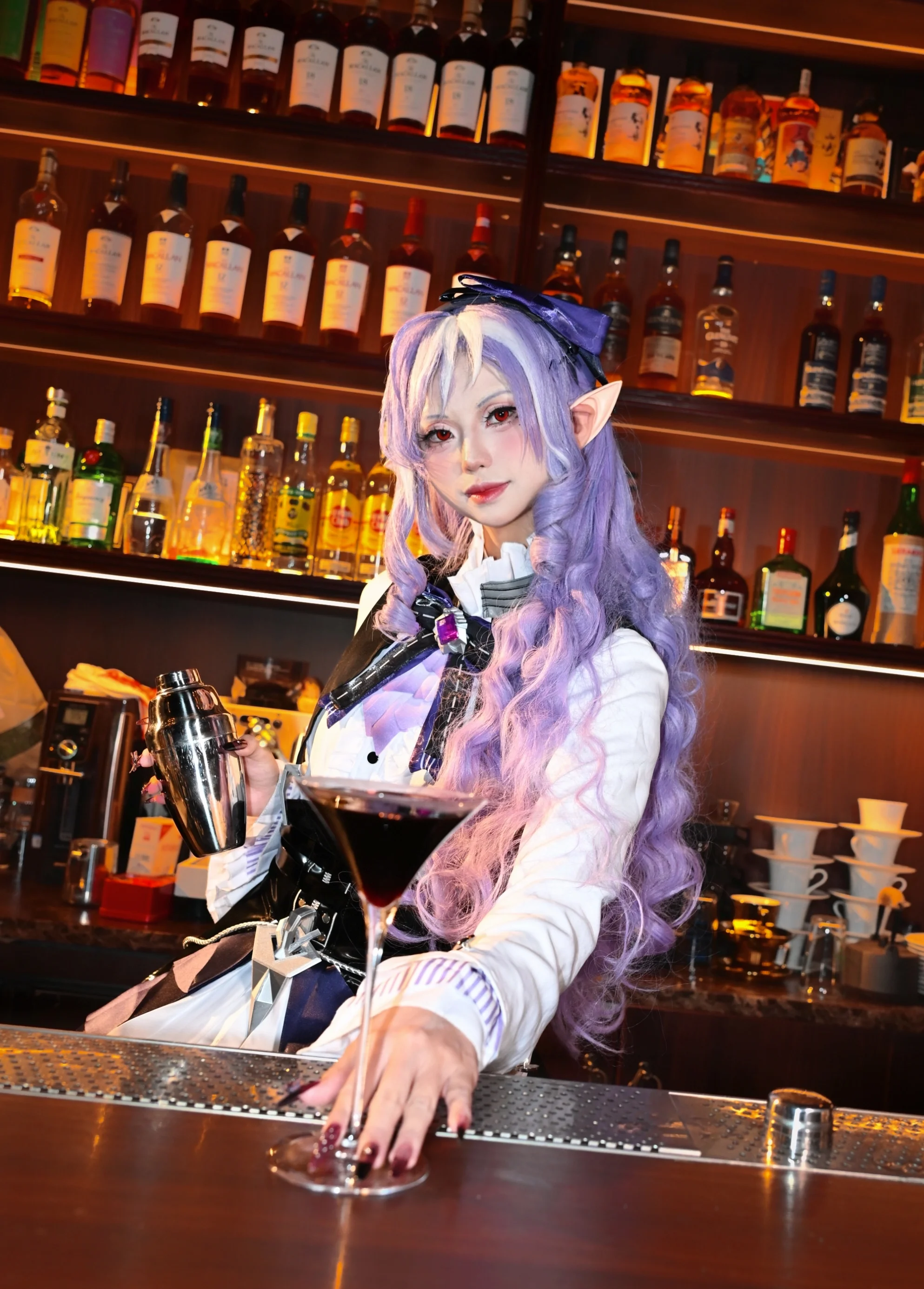 【ビビアン コスプレ】ゼンレスゾーンゼロのビストロバーテンダー、紫の夜幕下の誘い - 6 枚目