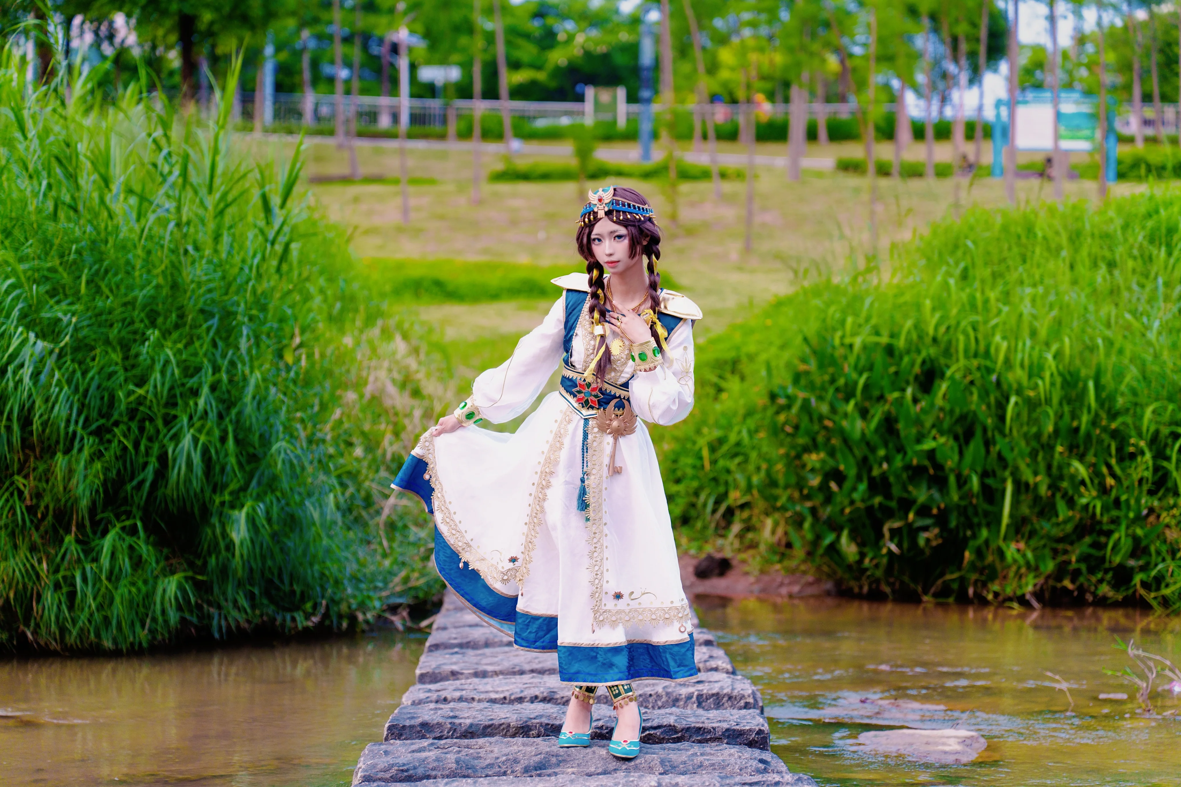 【玩具商-晖之羽cos】第五人格里乘神鹰而至的公主 - 第 7 张