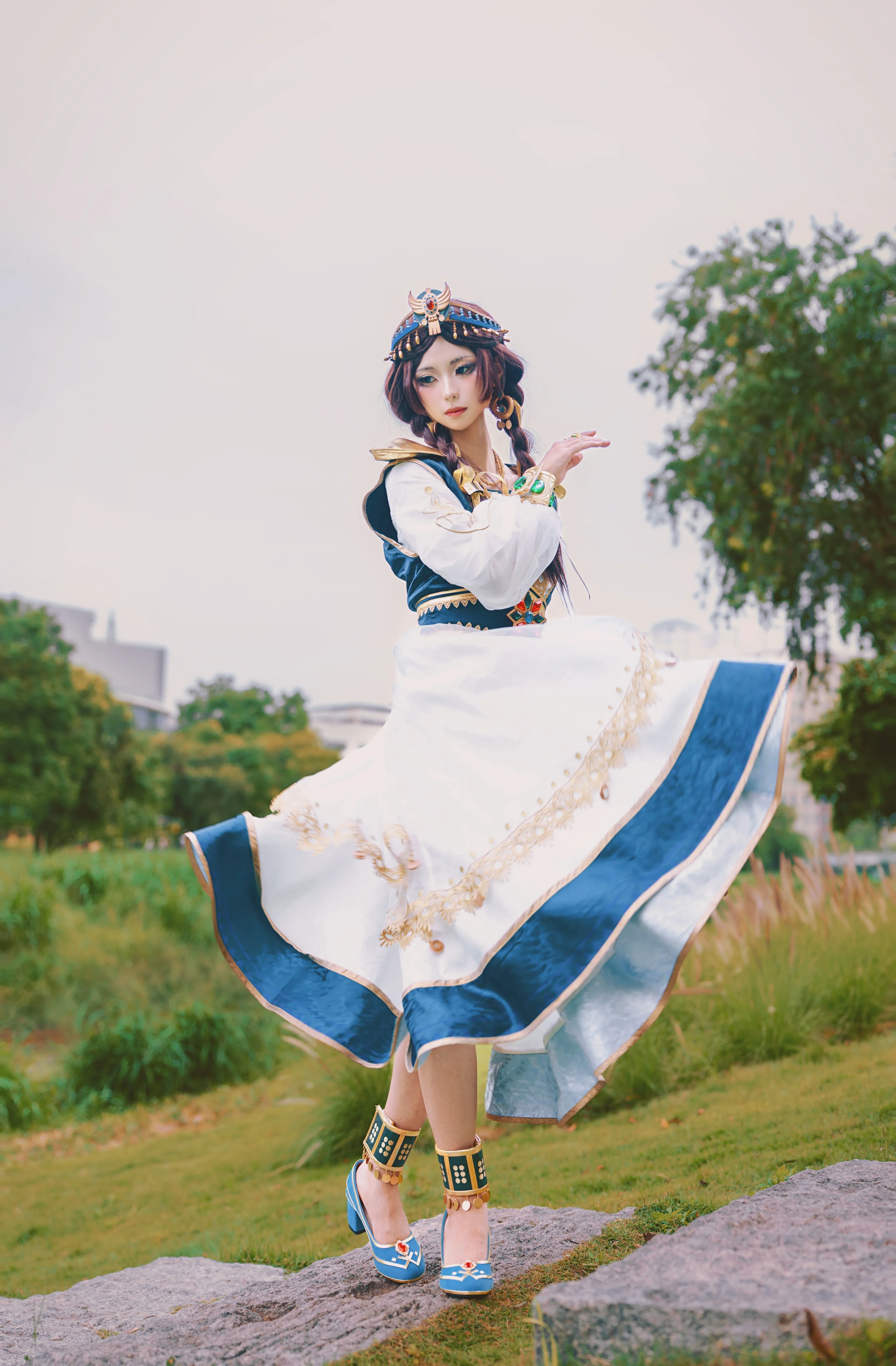 【玩具商-晖之羽cos】第五人格里乘神鹰而至的公主 - 第 9 张