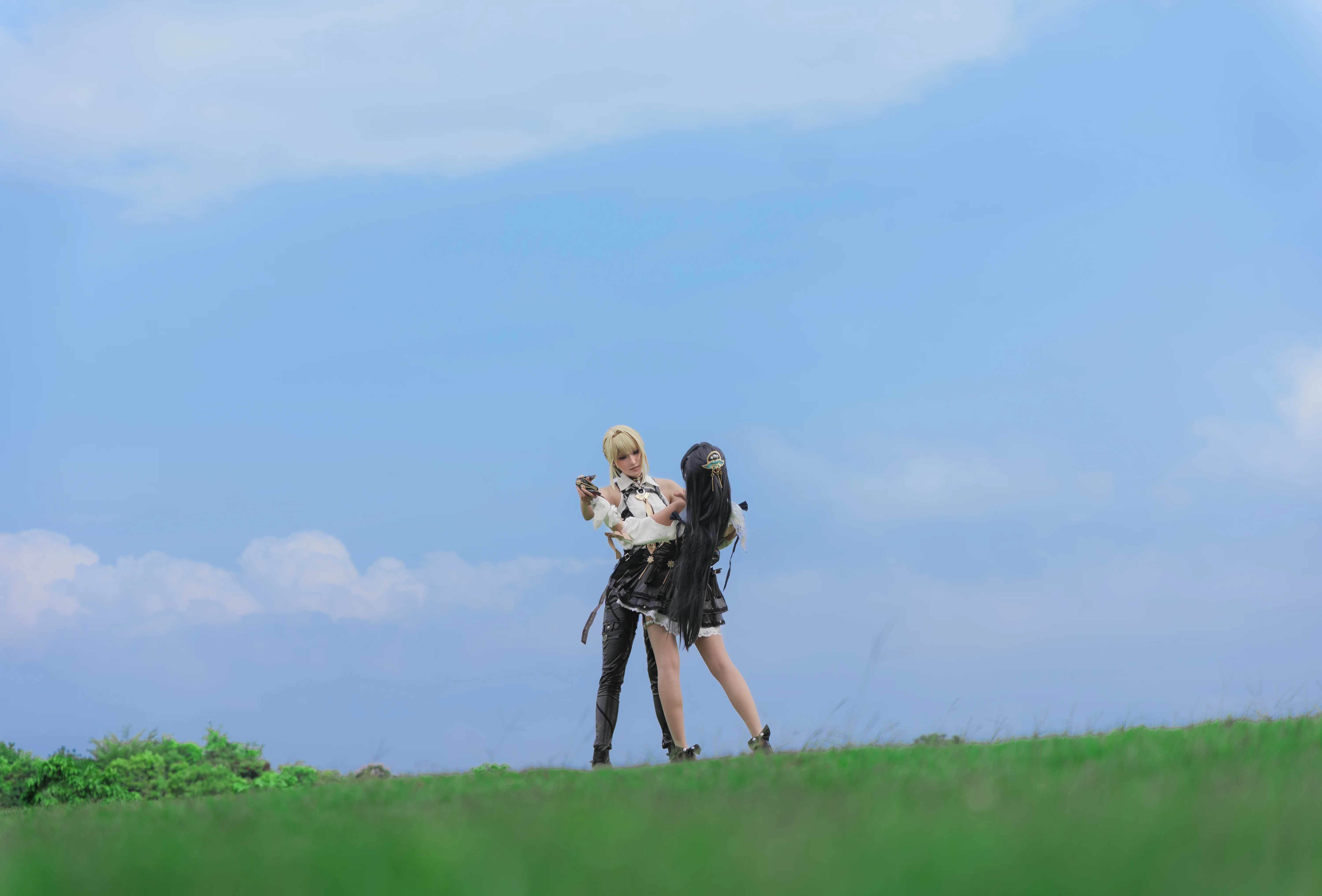 【耀嘉音cos】絕區零，天琴組藍天下草地氛圍正片