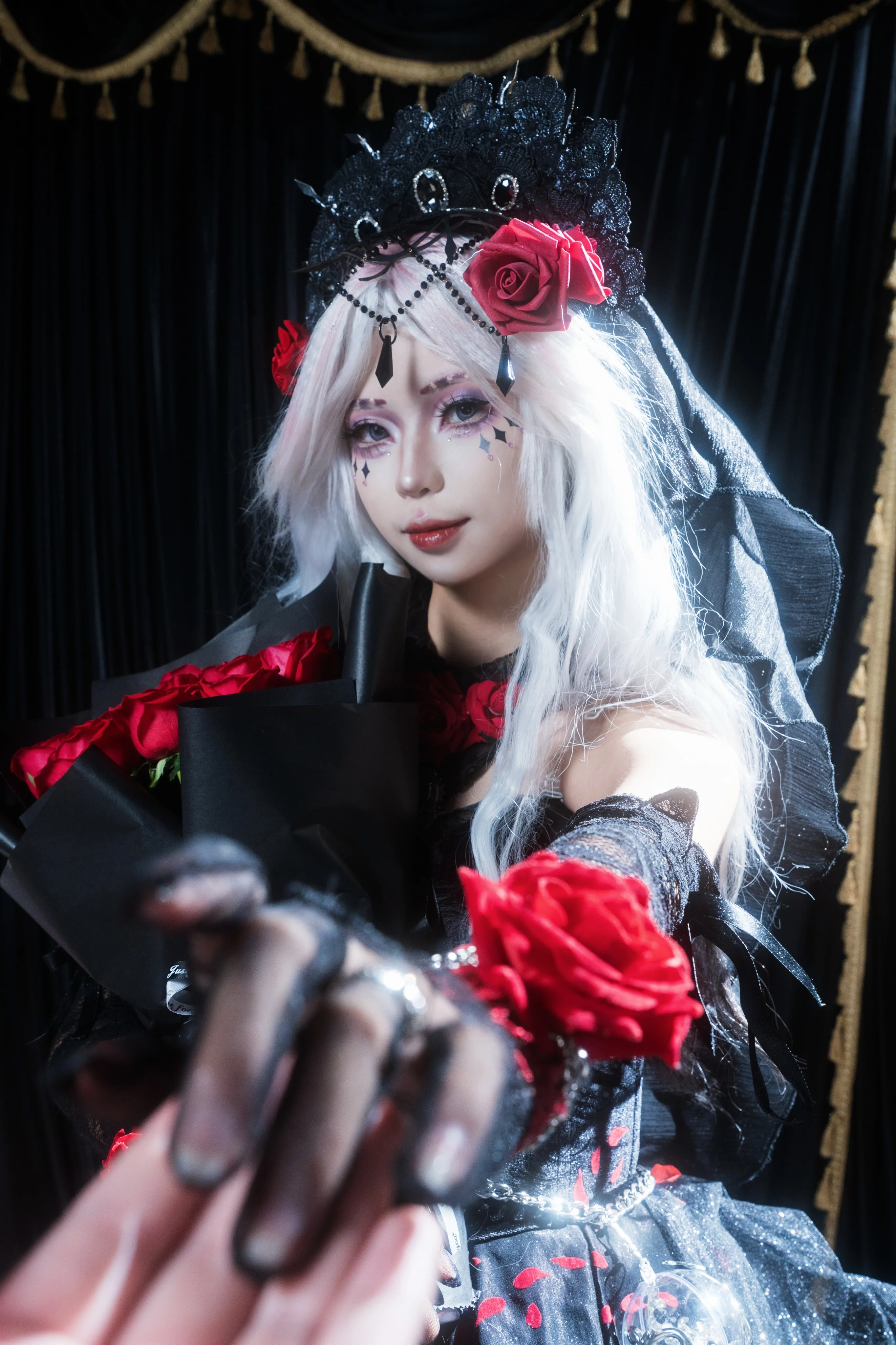 【心理学者コスプレ】Identity V 第五人格「長夜」薔薇テーマのコスプレ写真 - 6 枚目
