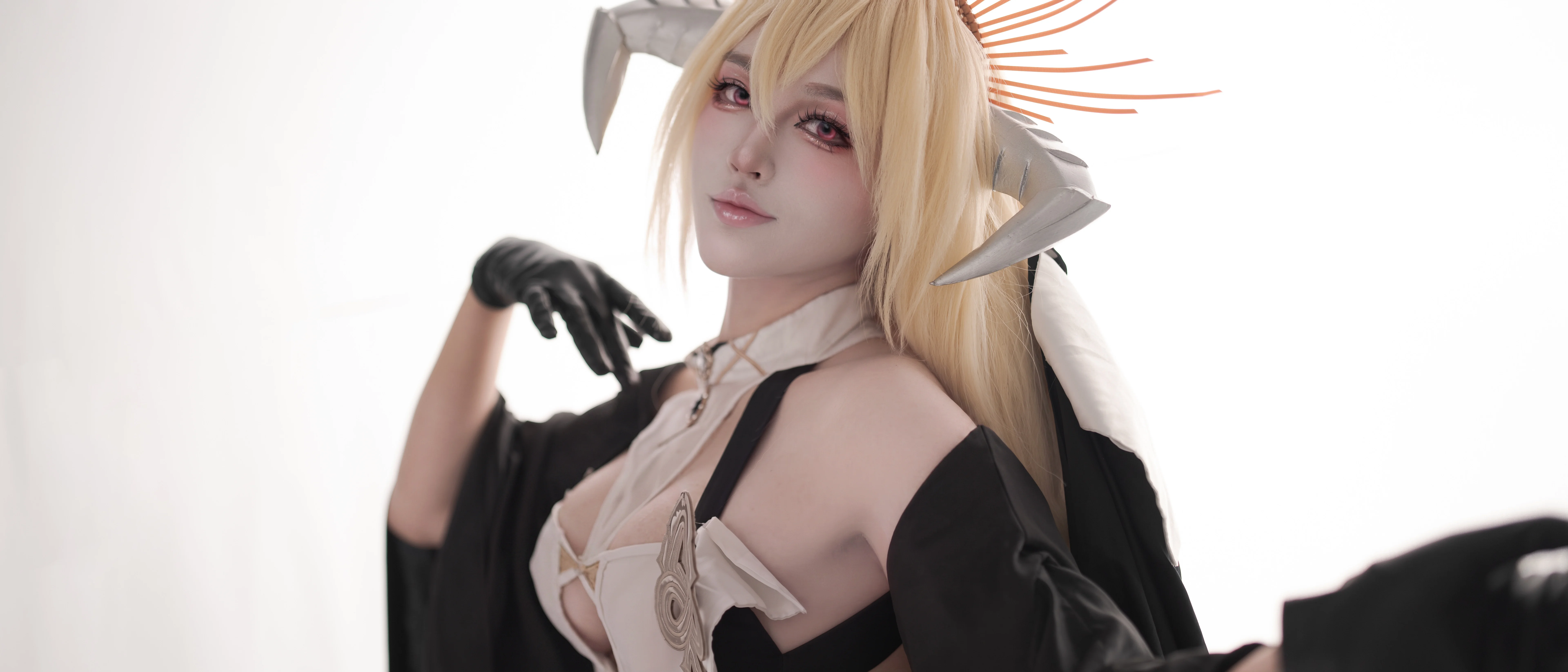 【怨仇cos】碧蓝航线的修女，神圣与暗影交织的镜头 - 第 4 张