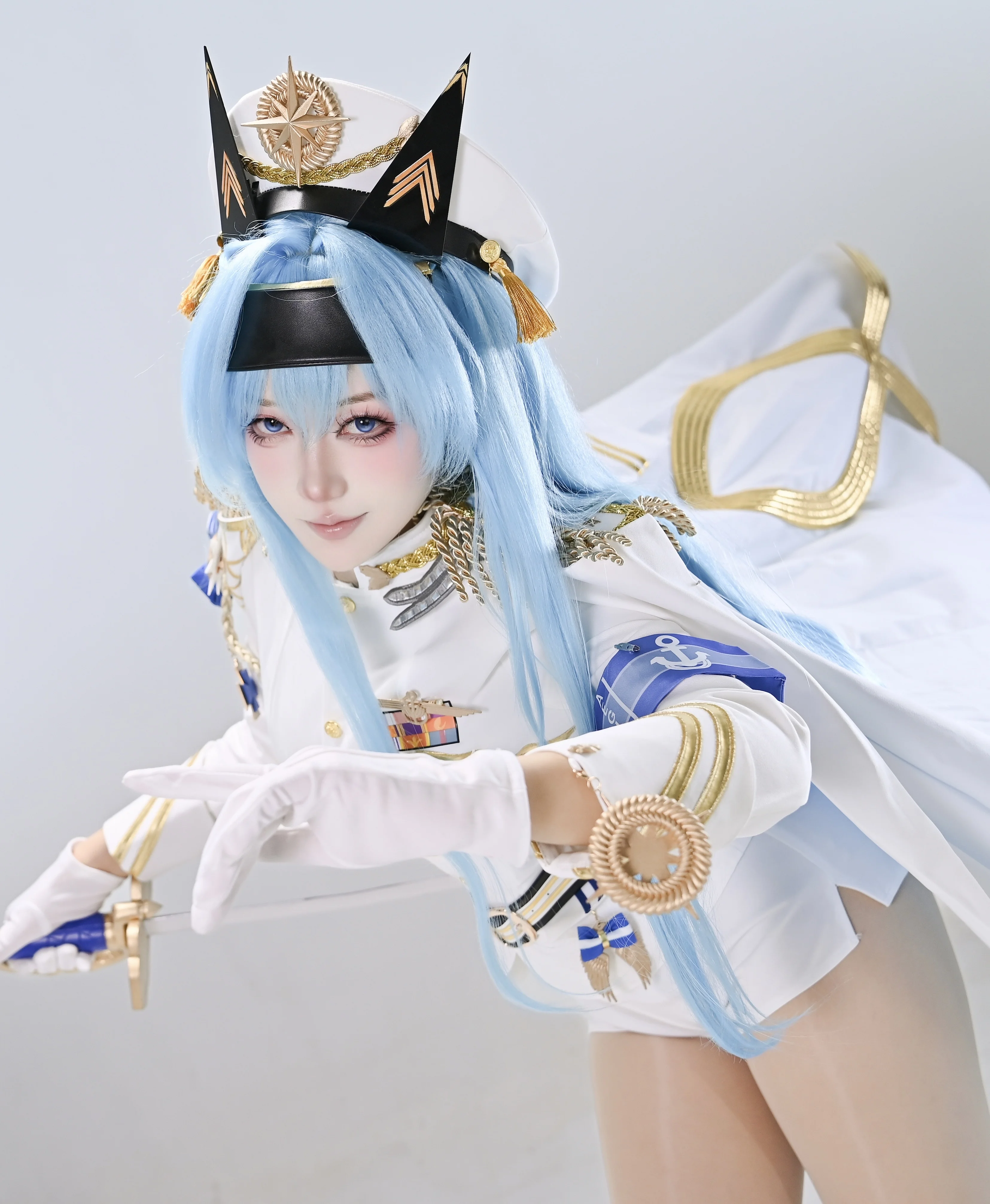 [Helen Cosplay] Goddess of Victory: Nikke's Blue-Haired Commander Arrives - Image 2
