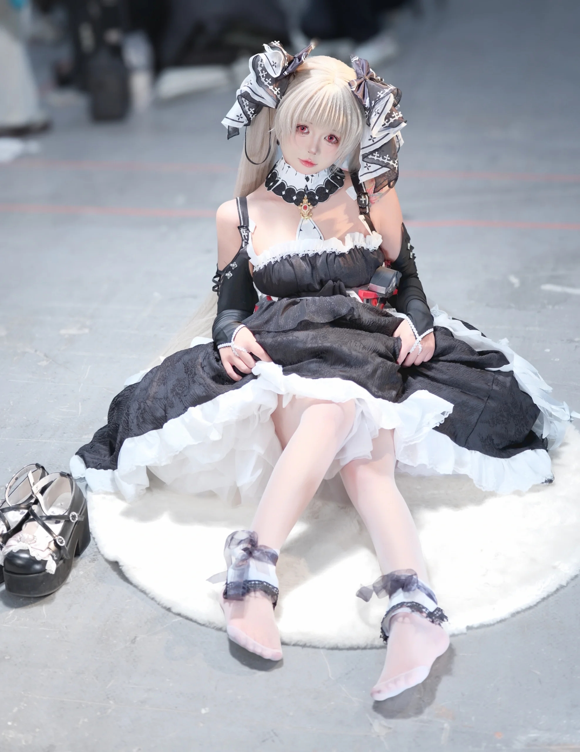 【碧蓝航线可畏cos】皇家女仆装出镜，漫展场内随拍