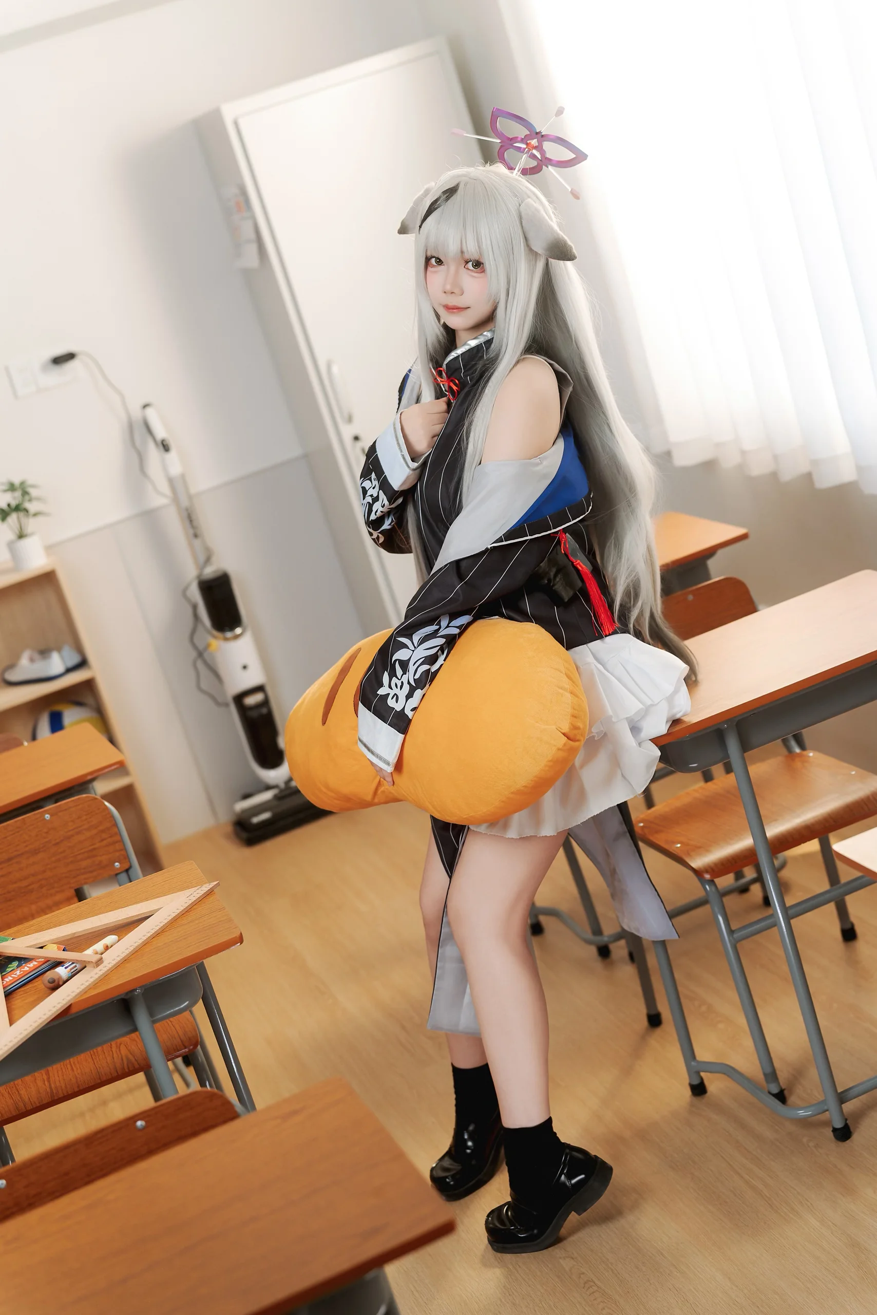 【春原心奈cos】蔚蓝档案的黑白校园侧写 - 第 10 张