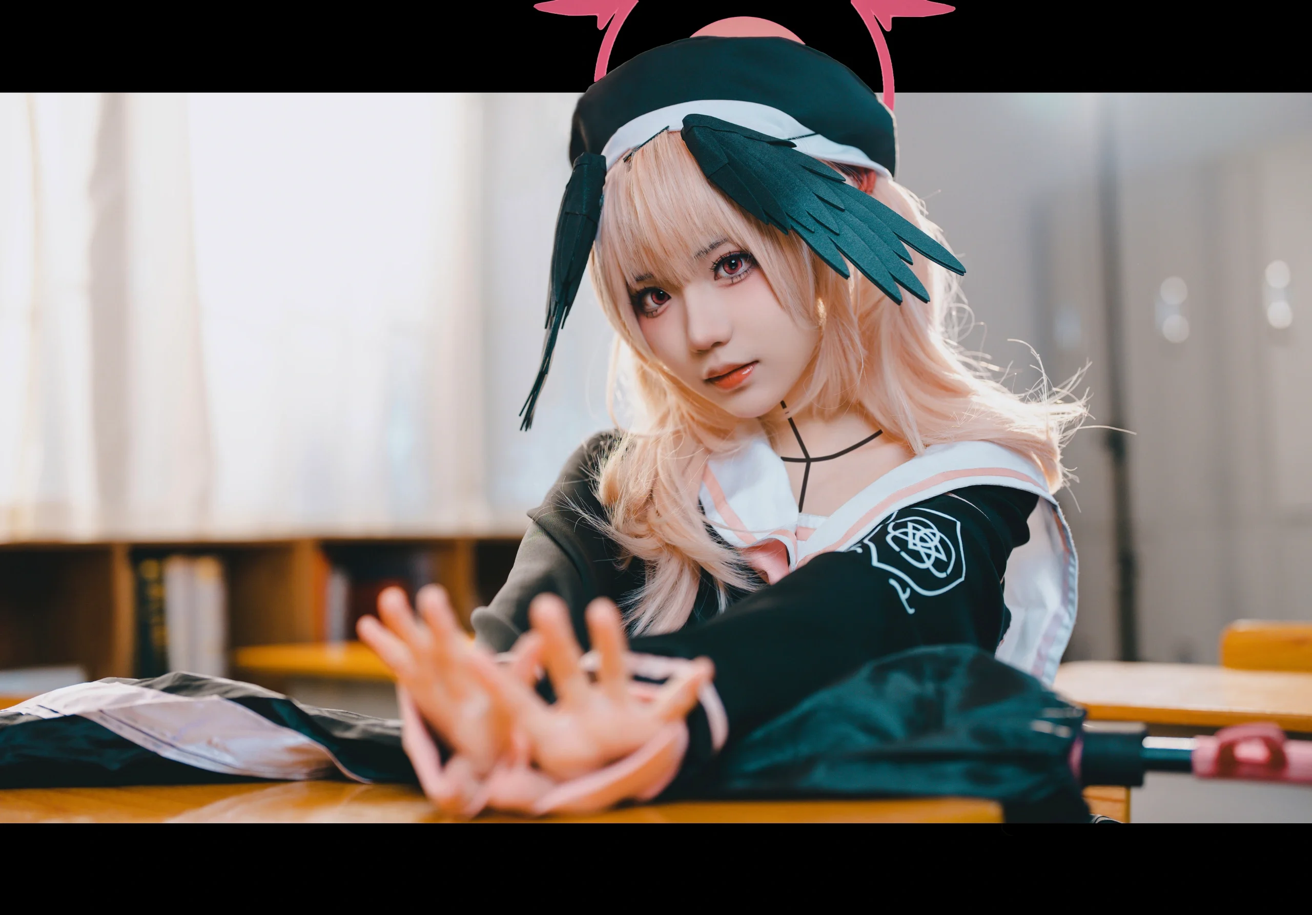 【下江小春cos】蔚蓝档案课桌上的午后思绪 - 第 4 张