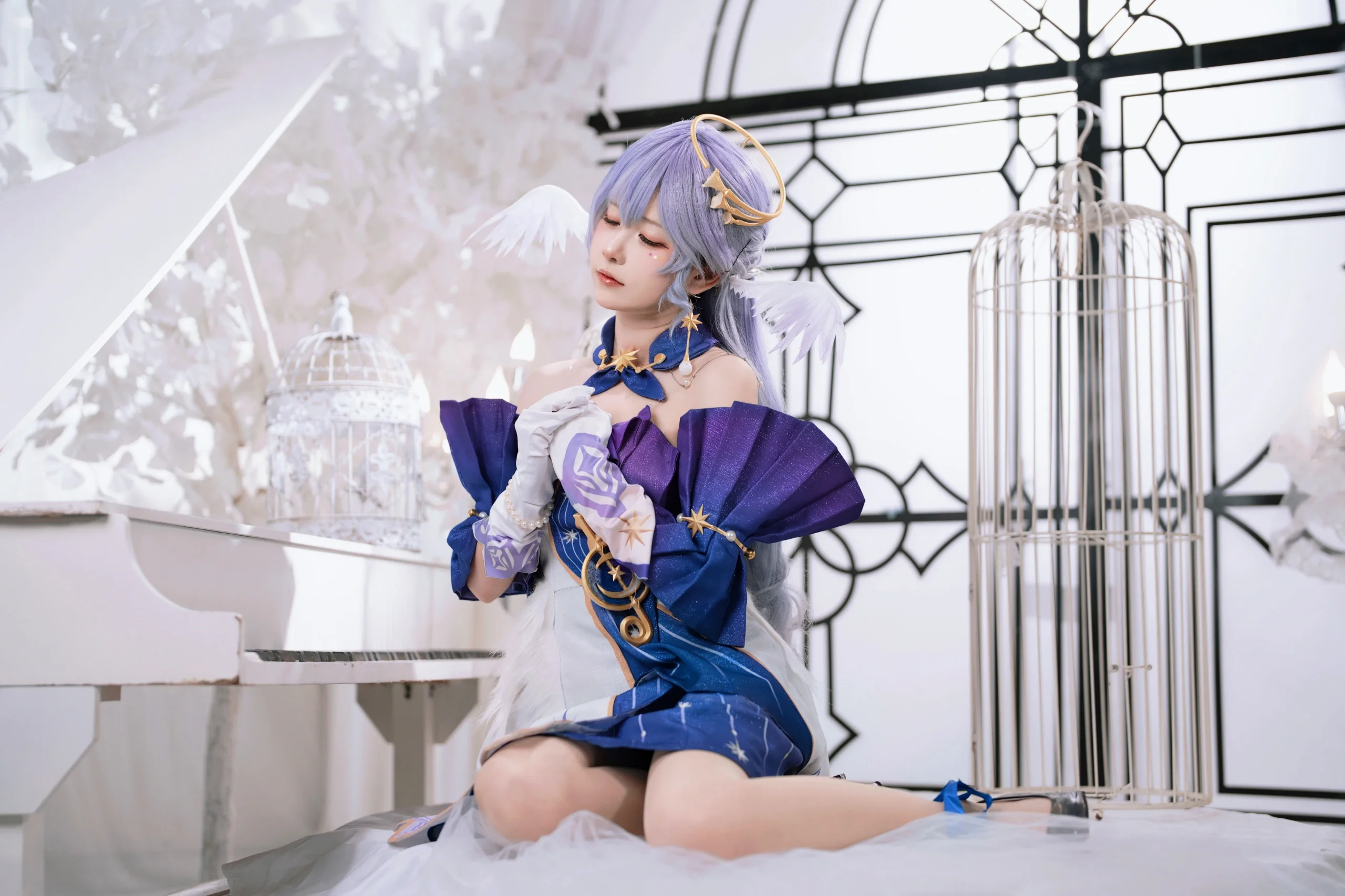 【知更鸟cos】《崩坏星穹铁道》白钢琴前的安静聆听 - 第 4 张