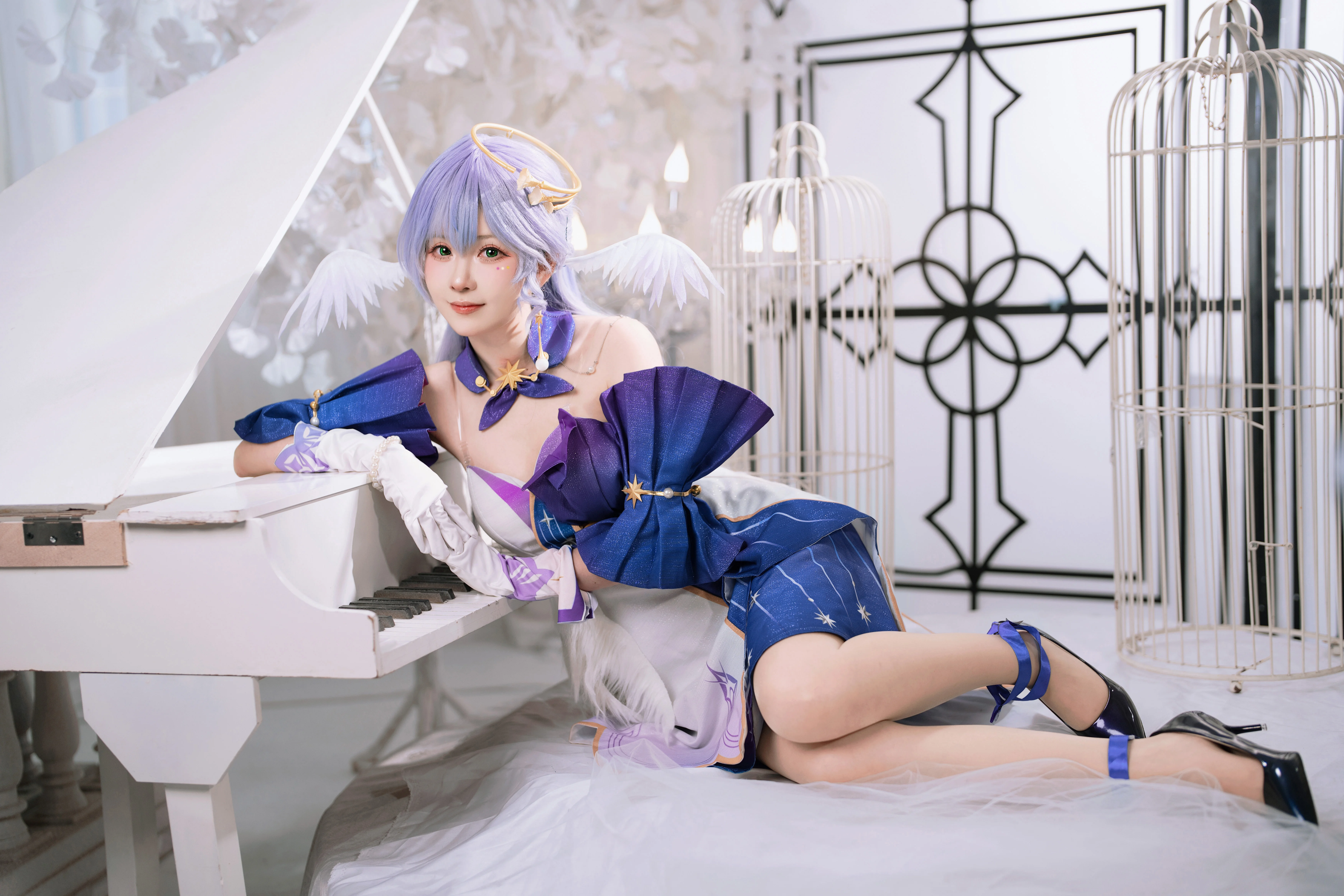 【知更鸟cos】《崩坏星穹铁道》白钢琴前的安静聆听