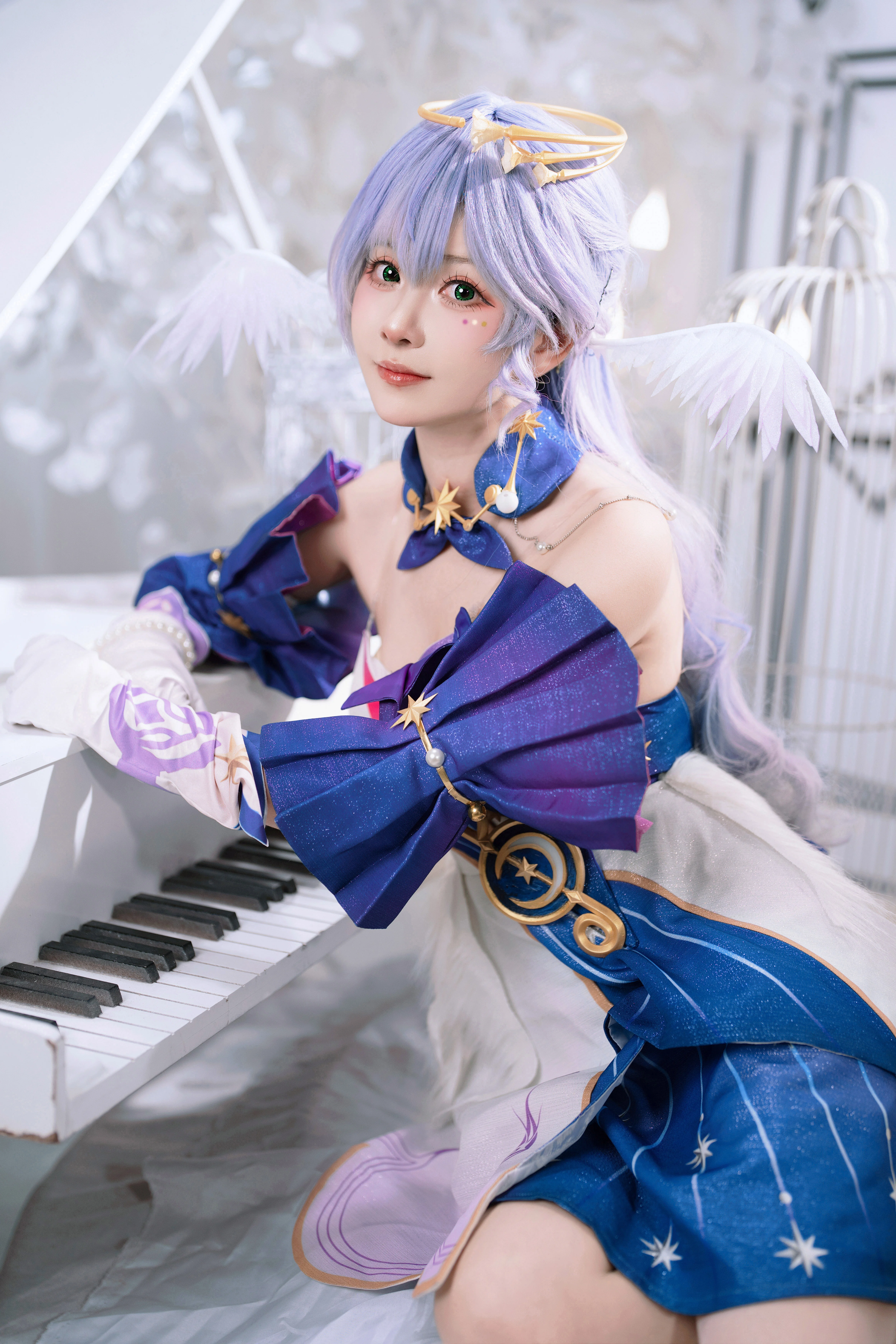 【知更鸟cos】《崩坏星穹铁道》白钢琴前的安静聆听 - 第 7 张