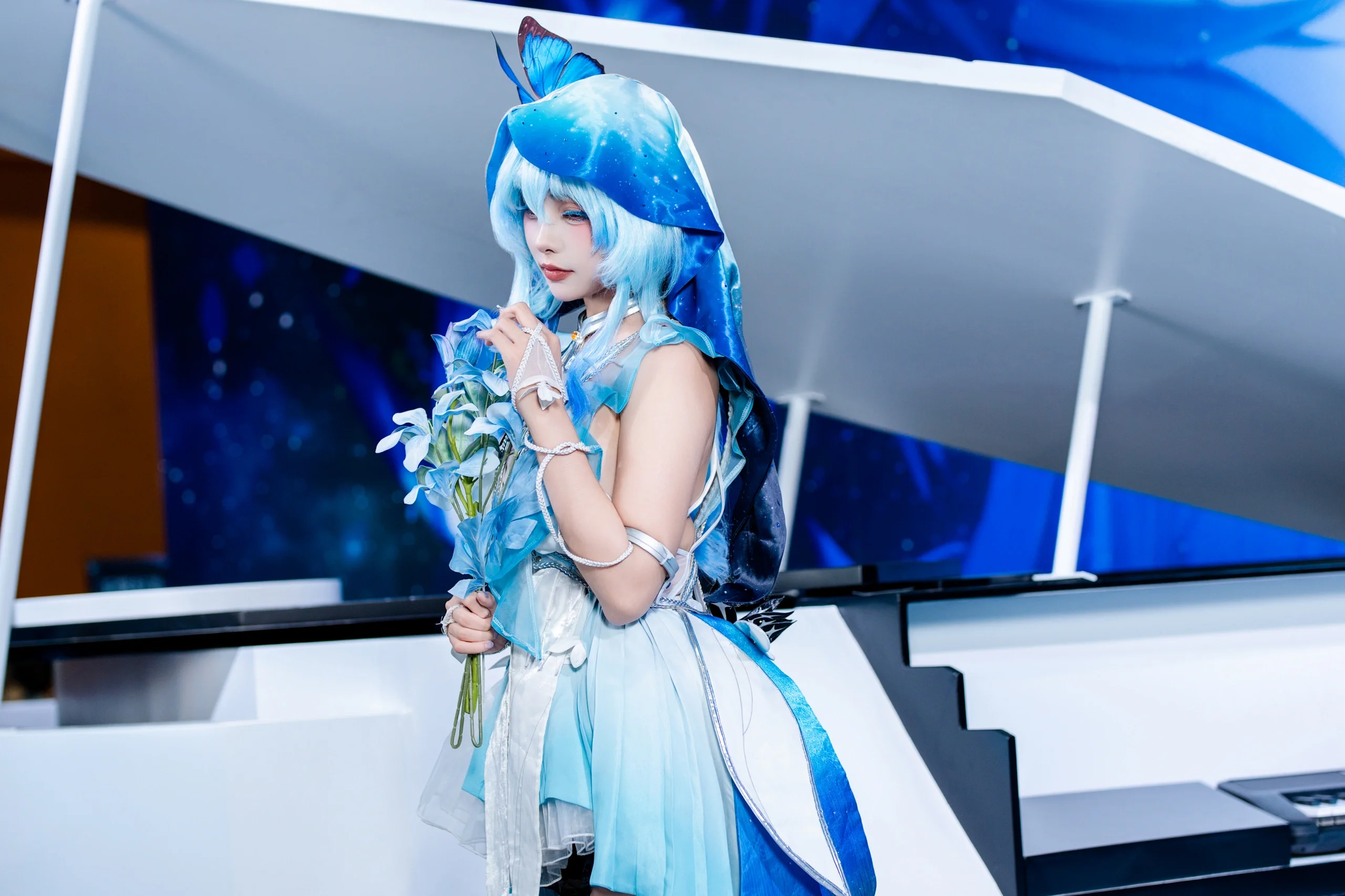 【守岸人cos】鸣潮里的蓝色蝶影 - 第 3 张