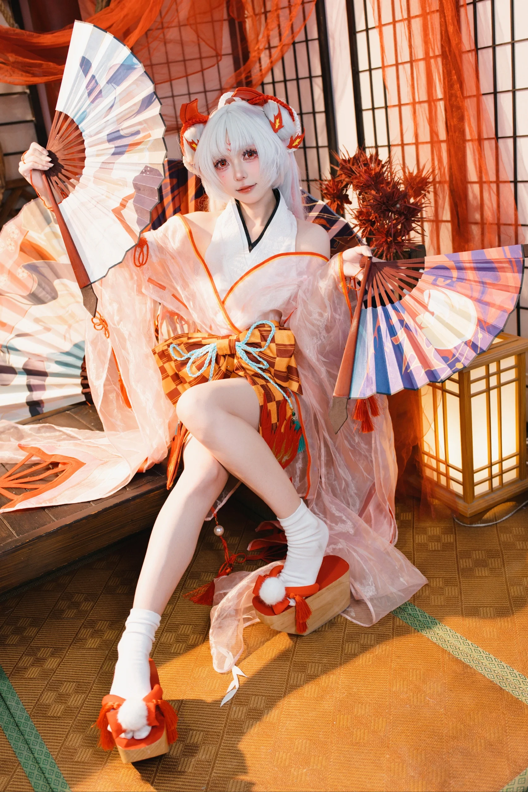 【不知火cos】阴阳师里的白发红妆与扇舞