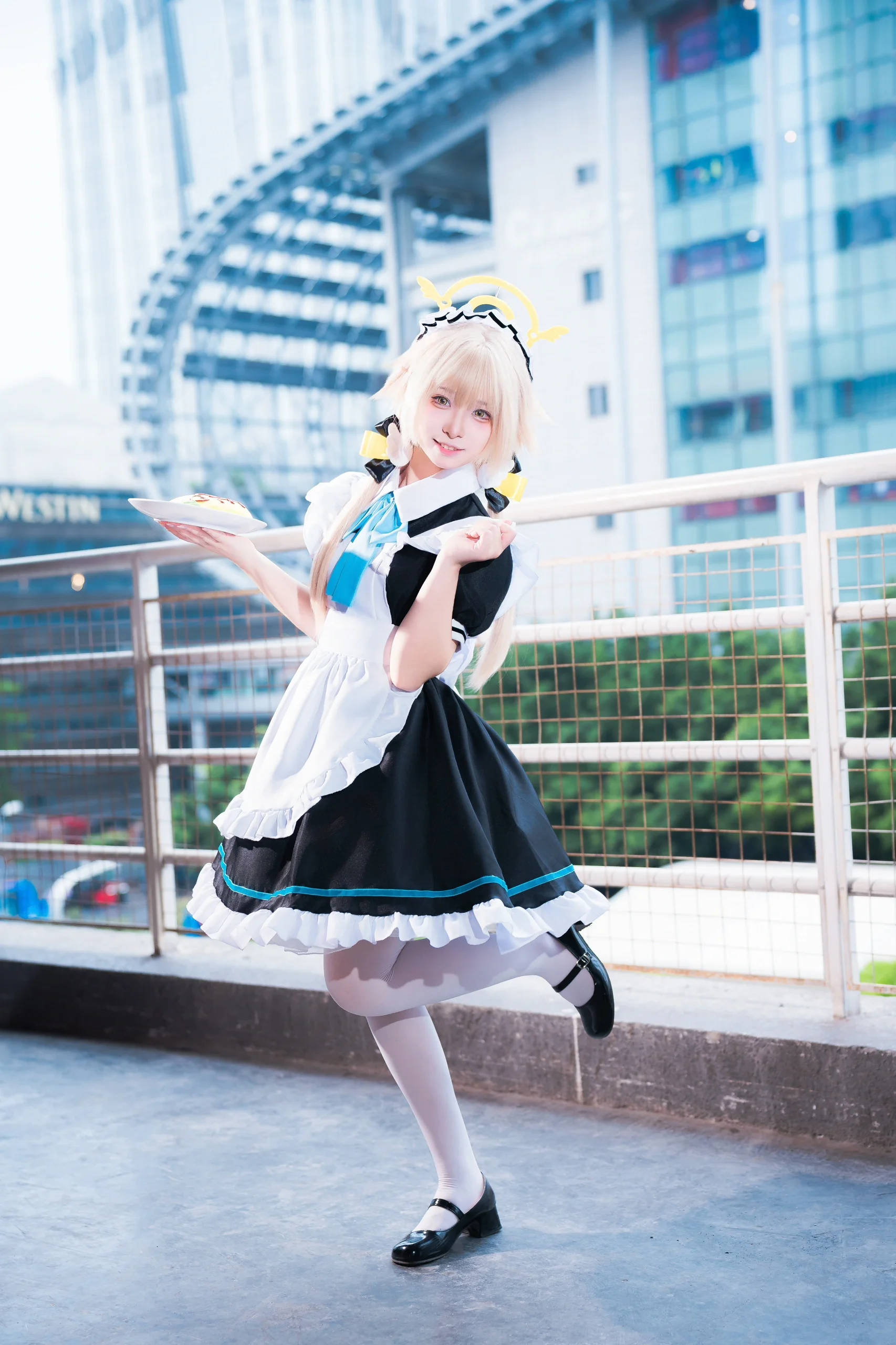 【阿慈谷日富美cos】碧蓝档案的女仆装，顶蛋糕的小挑战 - 第 2 张