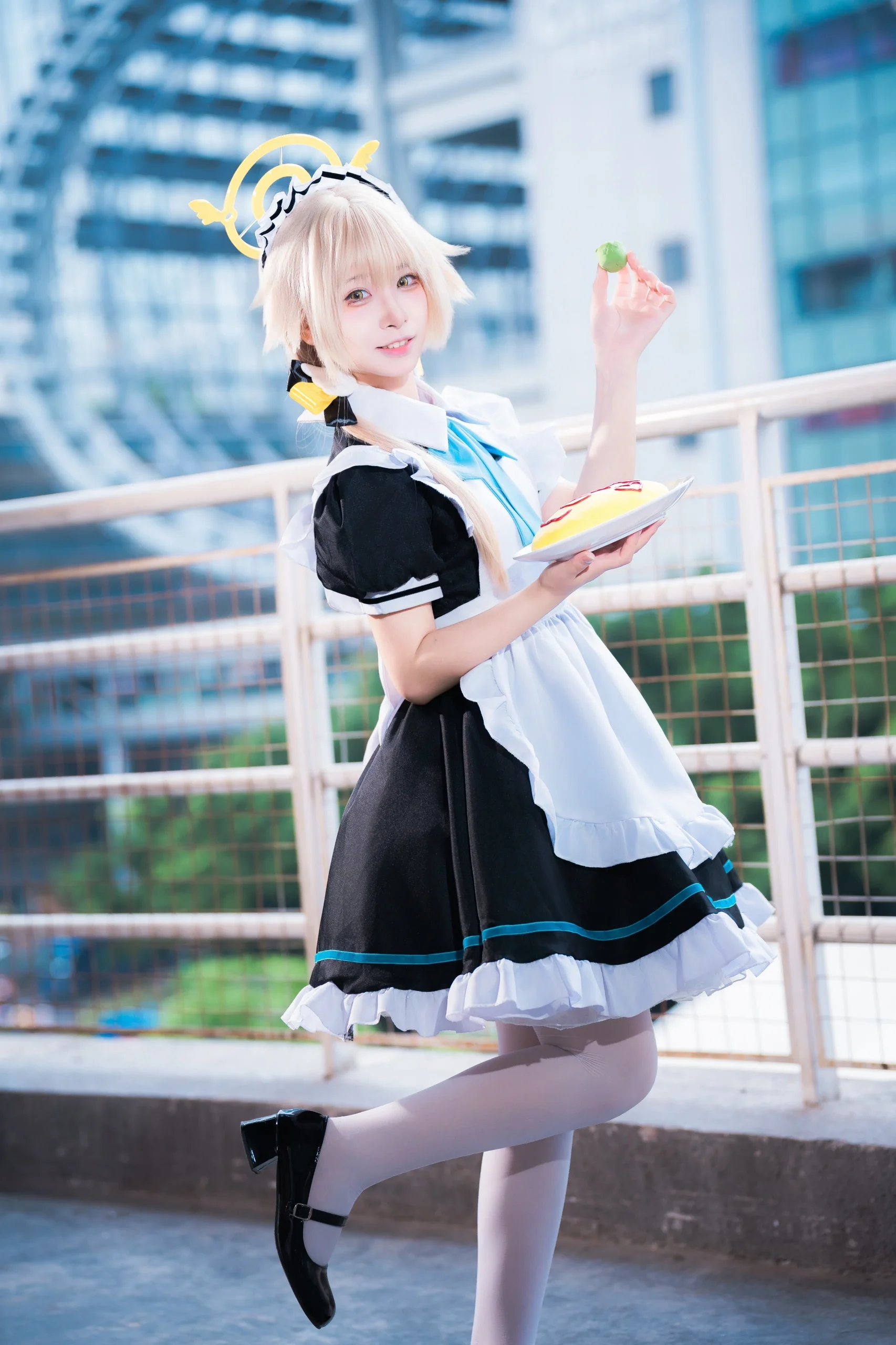 【阿慈谷日富美cos】碧蓝档案的女仆装，顶蛋糕的小挑战