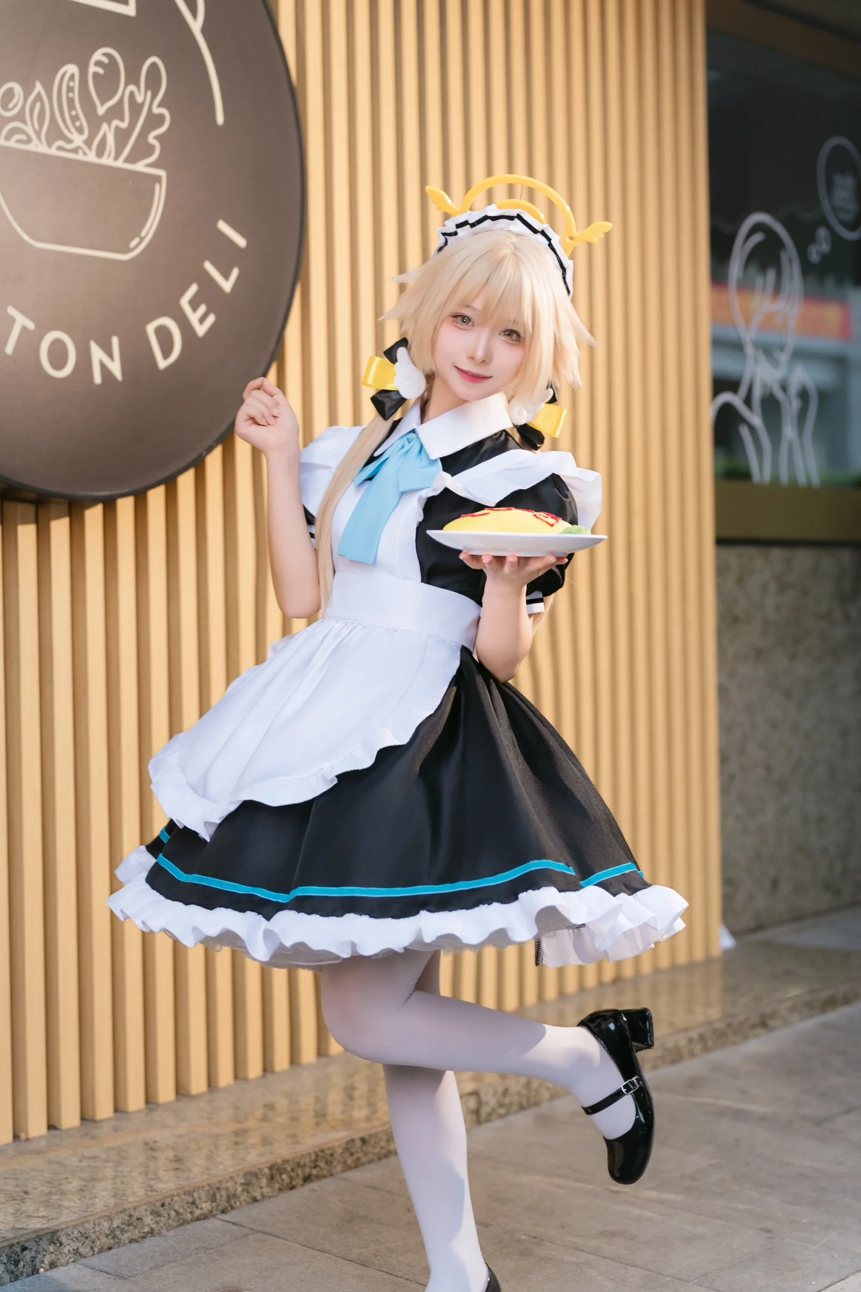 【阿慈谷日富美cos】蔚蓝档案里的女仆日常，广州萤火虫漫展现场营业