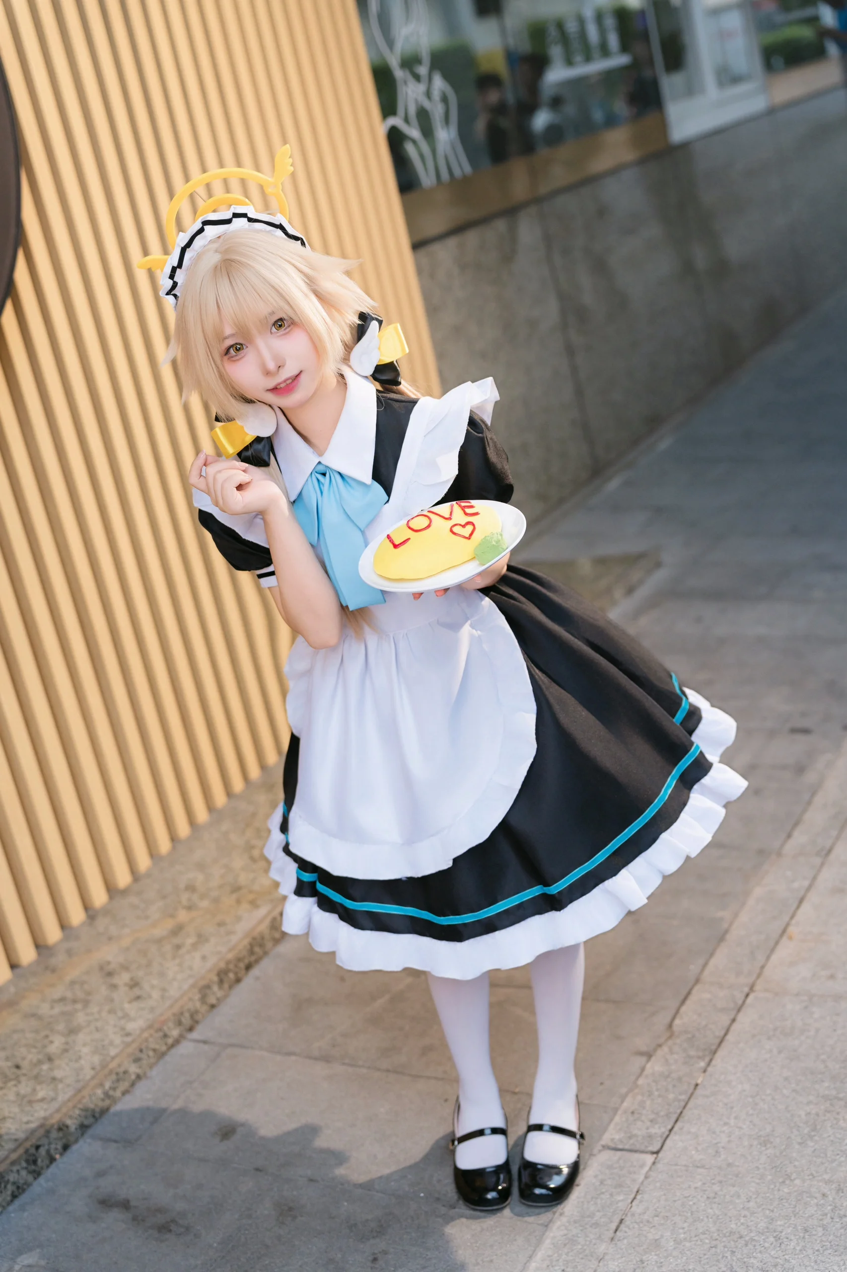 【阿慈谷日富美cos】蔚蓝档案里的女仆日常，广州萤火虫漫展现场营业 - 第 3 张