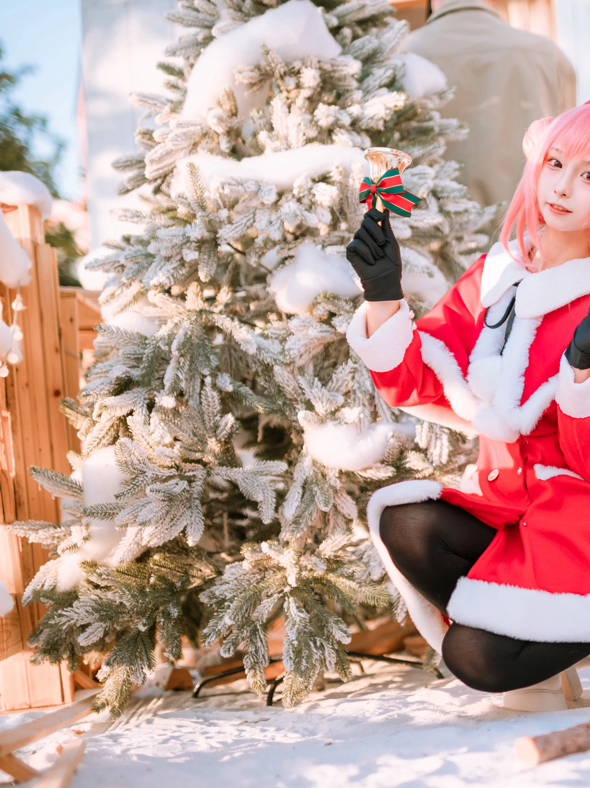 【鹫见芹娜cos】蔚蓝档案的圣诞护士，带给你冬日温暖 - 第 3 张