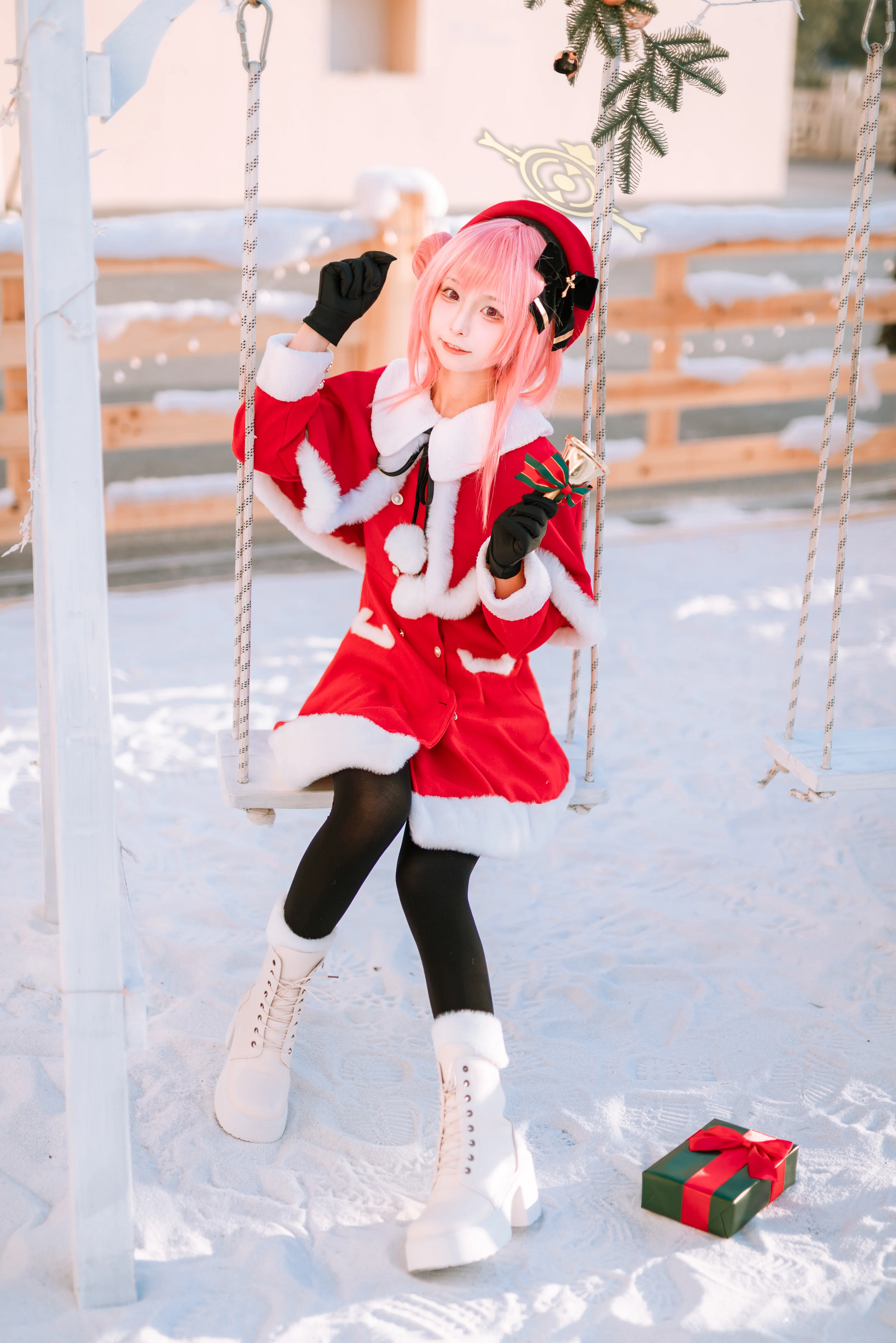 【蔚蓝档案鹫见芹娜cos】想和sensei一起过个红色圣诞