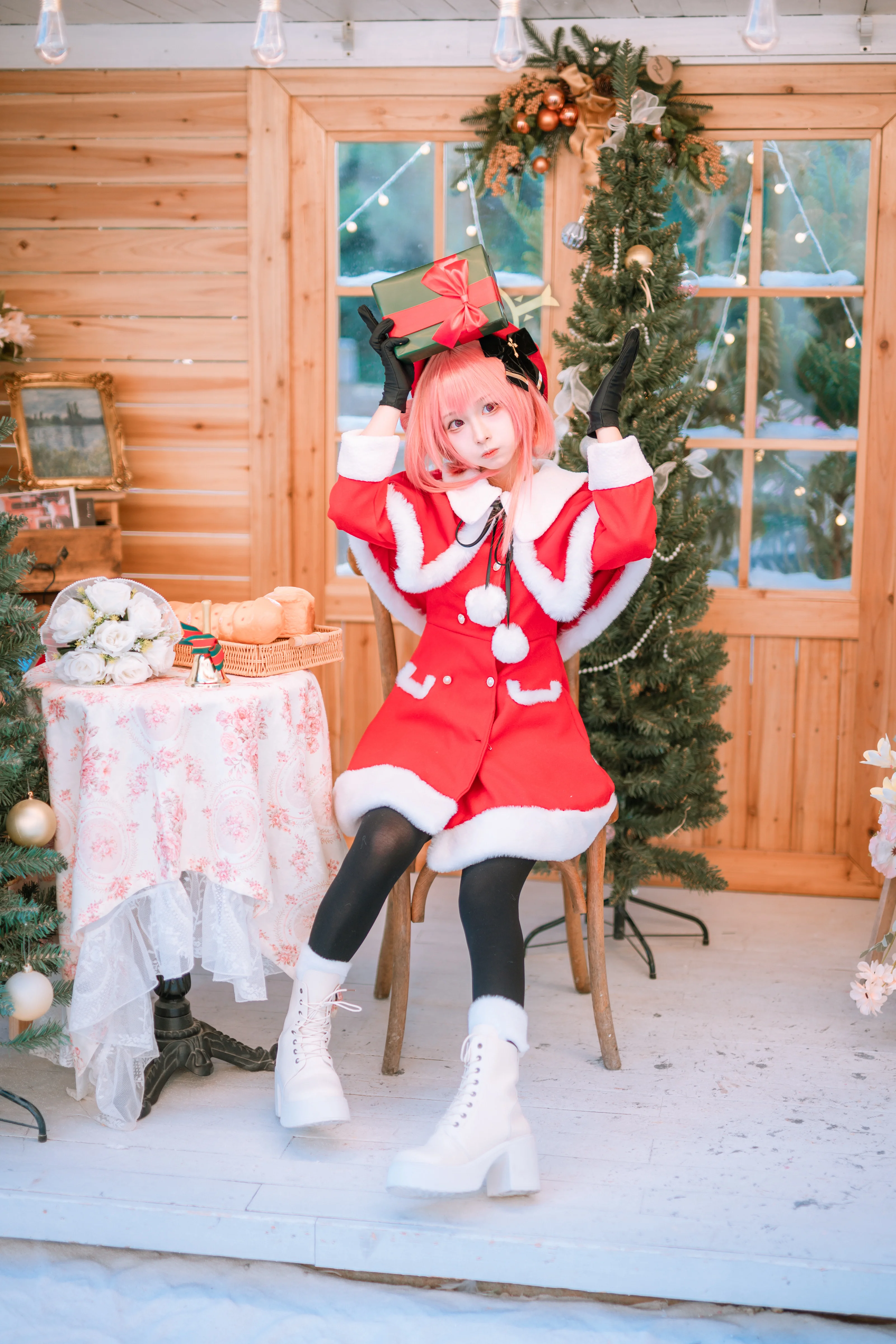 【蔚蓝档案鹫见芹娜cos】想和sensei一起过个红色圣诞 - 第 2 张