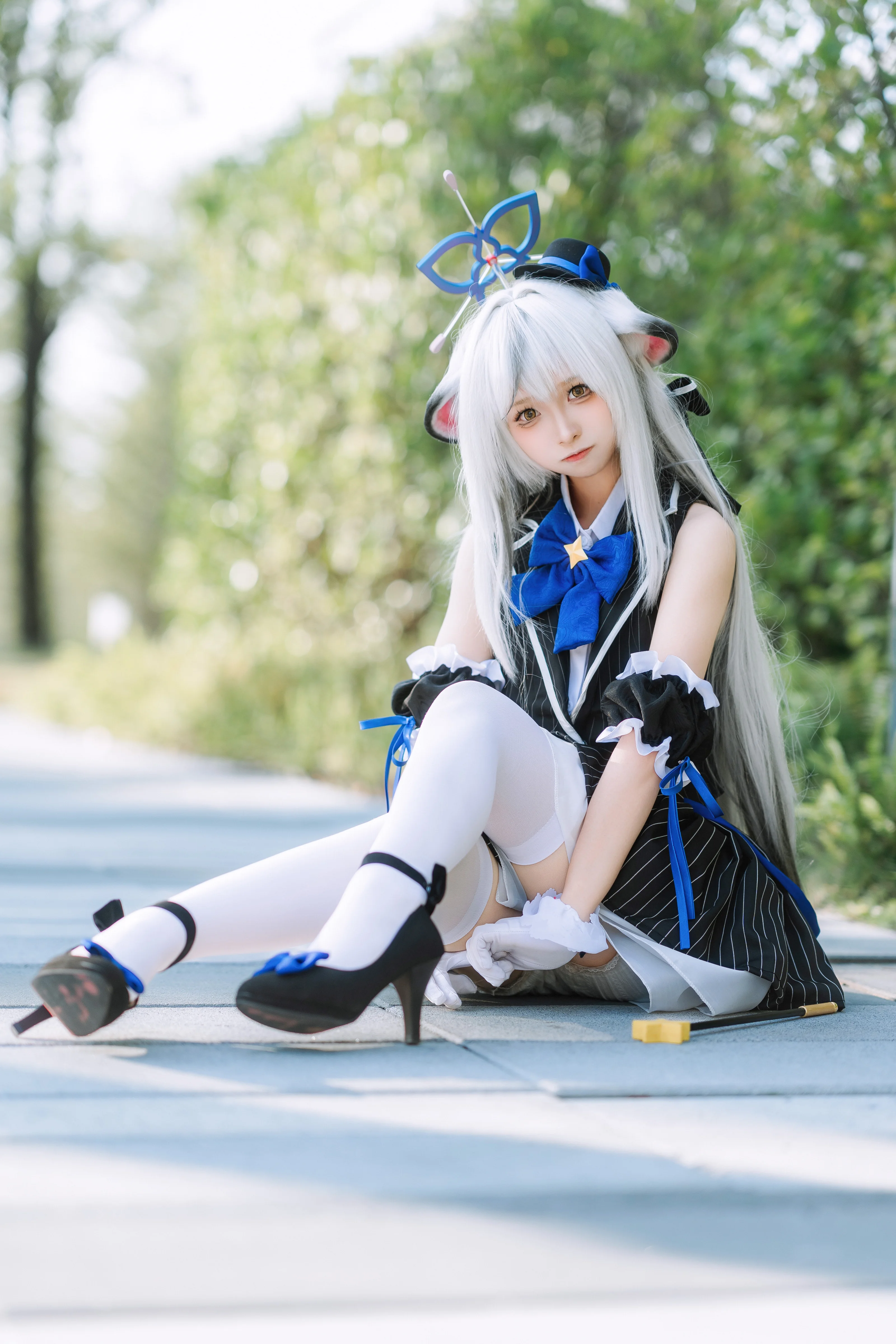 【春原心奈cos】蔚藍檔案教官變身魔法少女，白絲黑裙閃耀螢火蟲漫展 - 第 2 張